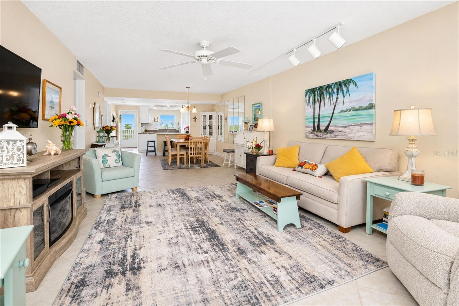 Living Room - 2700 N BEACH RD #A105, ENGLEWOOD