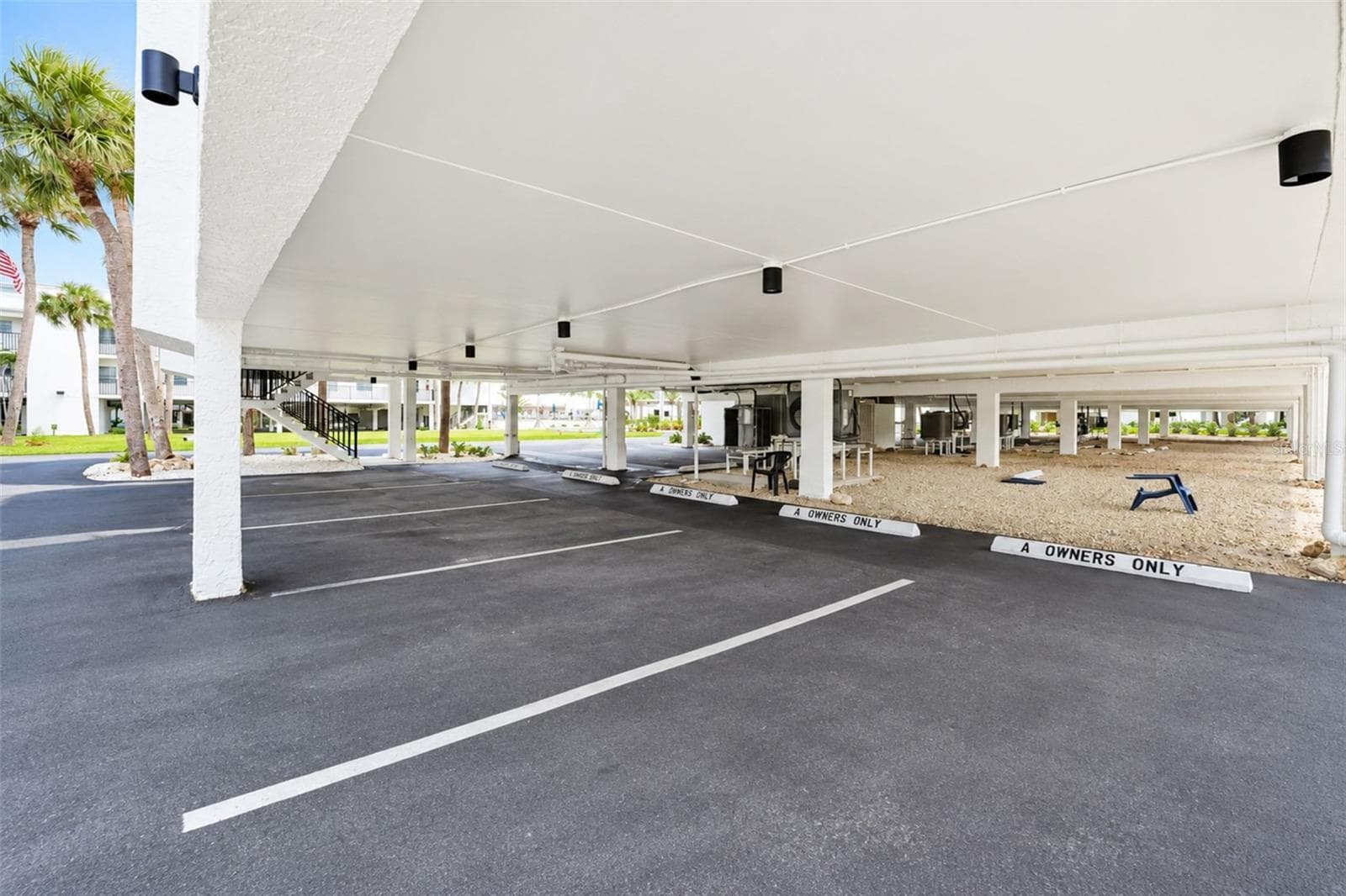 Underbuilding parking - 2700 N BEACH RD #A105, ENGLEWOOD