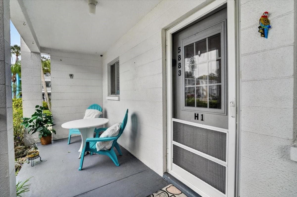 Condominium at 5883 GARDEN LN #H1, BRADENTON, photo 2 of 30