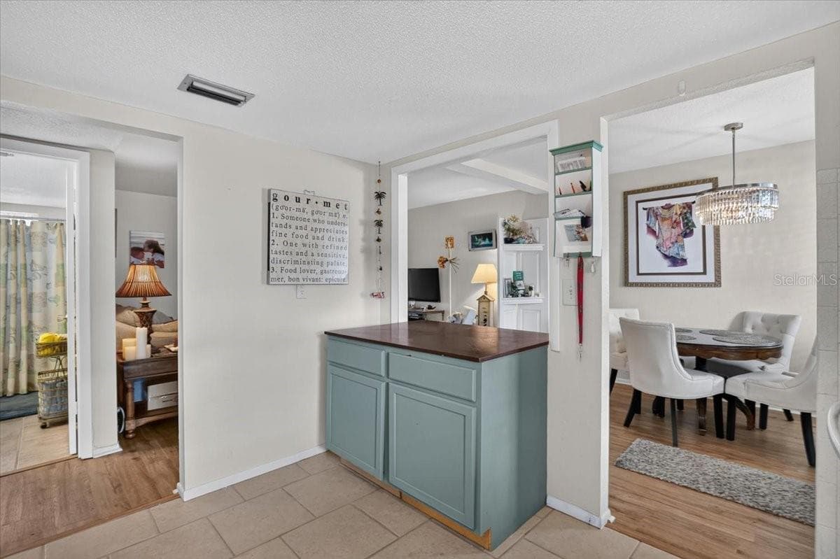 Condominium at 5883 GARDEN LN #H1, BRADENTON, photo 13 of 30
