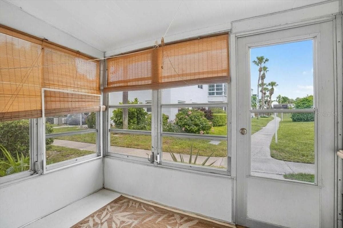 Condominium at 5883 GARDEN LN #H1, BRADENTON, photo 23 of 30