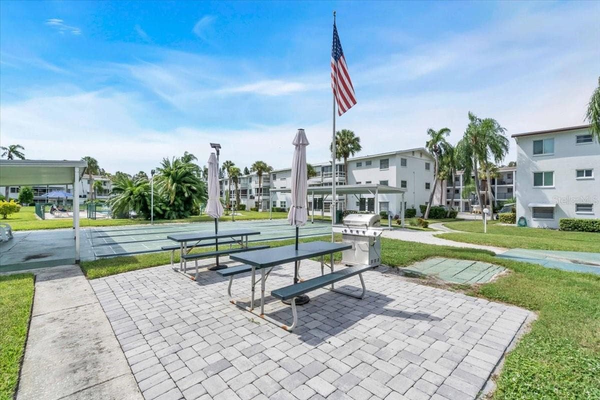 Condominium at 5883 GARDEN LN #H1, BRADENTON, photo 27 of 30