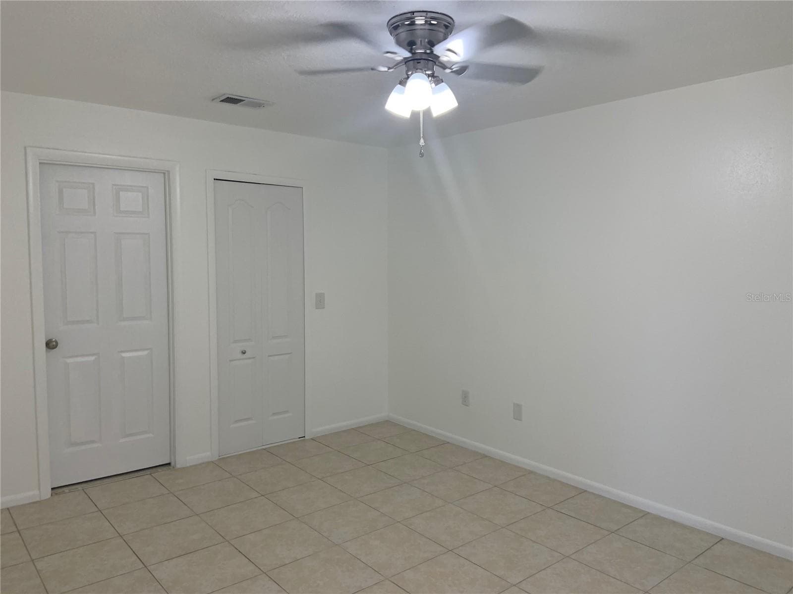Condominium at 2966 S SEMORAN BLVD #1602, ORLANDO, photo 8 of 12