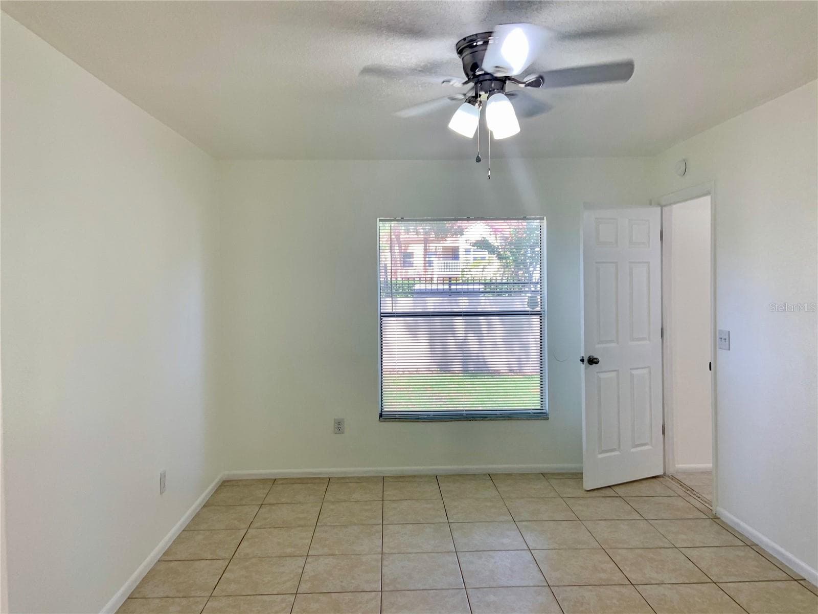 Condominium at 2966 S SEMORAN BLVD #1602, ORLANDO, photo 9 of 12