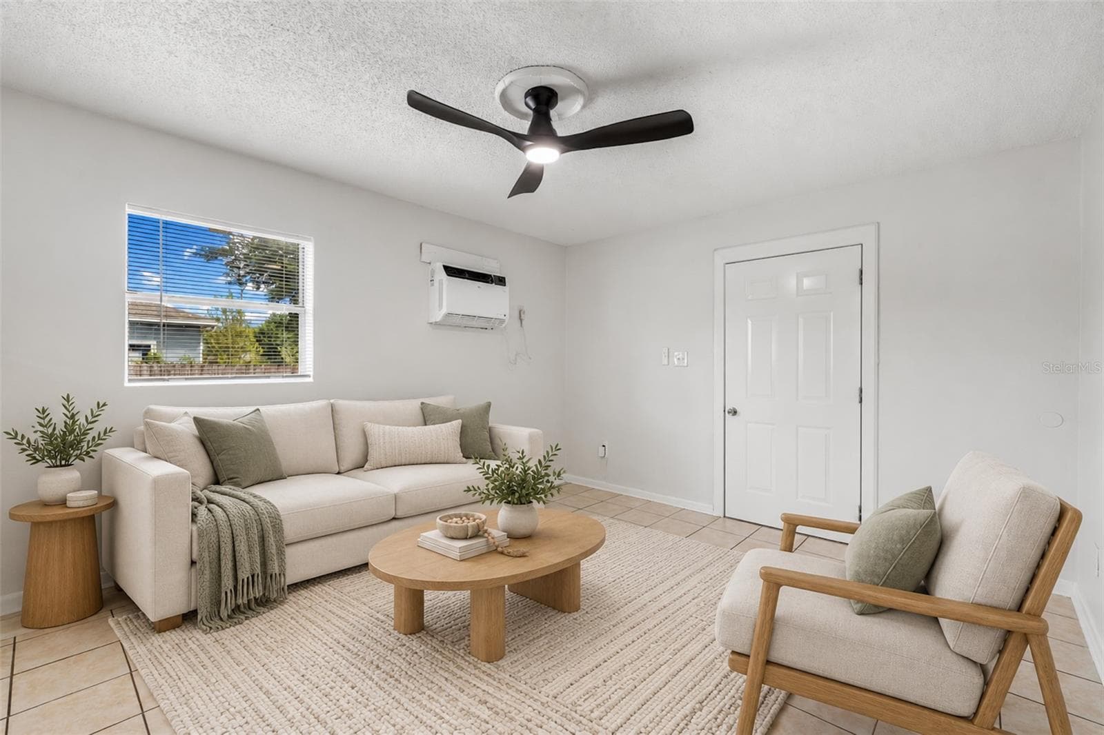 Unit B- Living Room - 3413 N 53RD ST, TAMPA