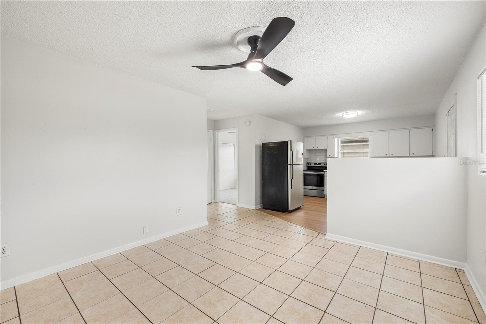 Unit B - Living Room - 3413 N 53RD ST, TAMPA