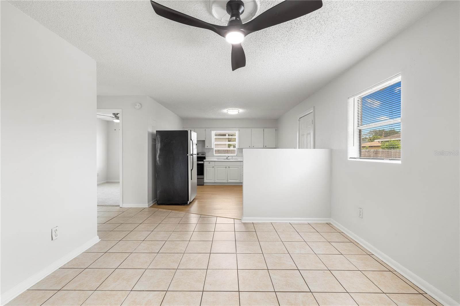 Unit B - Living Room - 3413 N 53RD ST, TAMPA