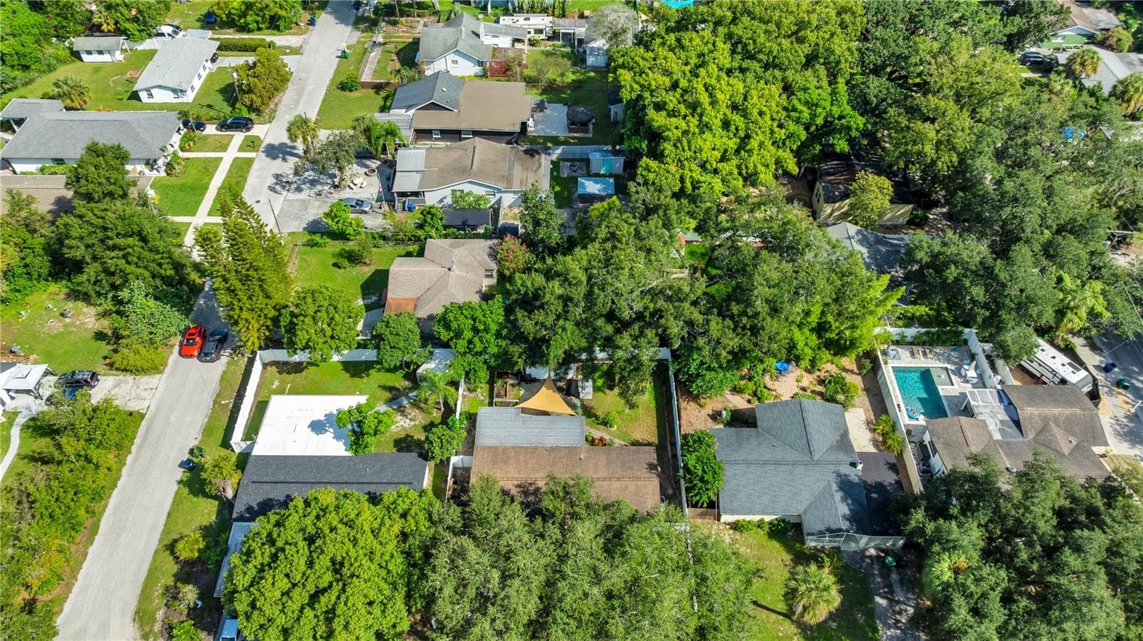 Single Family Residence at 1104 E LAMBRIGHT ST, TAMPA, photo 5 of 38