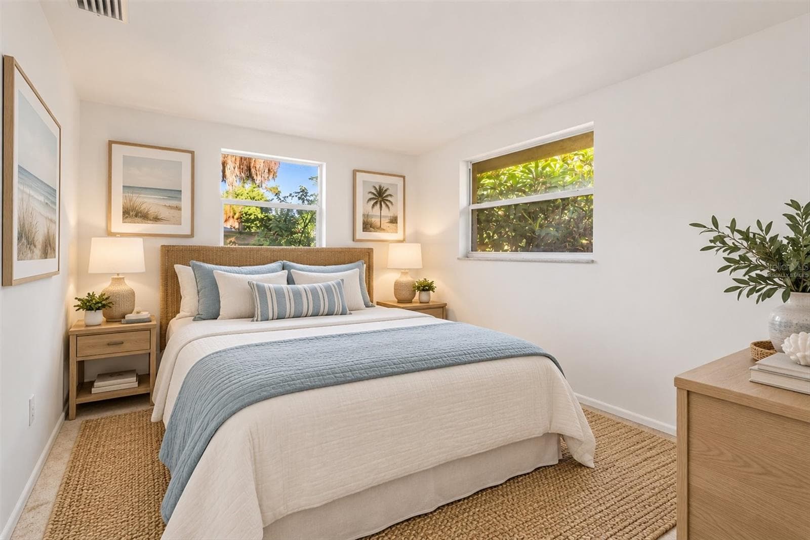 Virtually Staged Photo - 260 SHAMROCK DR, VENICE