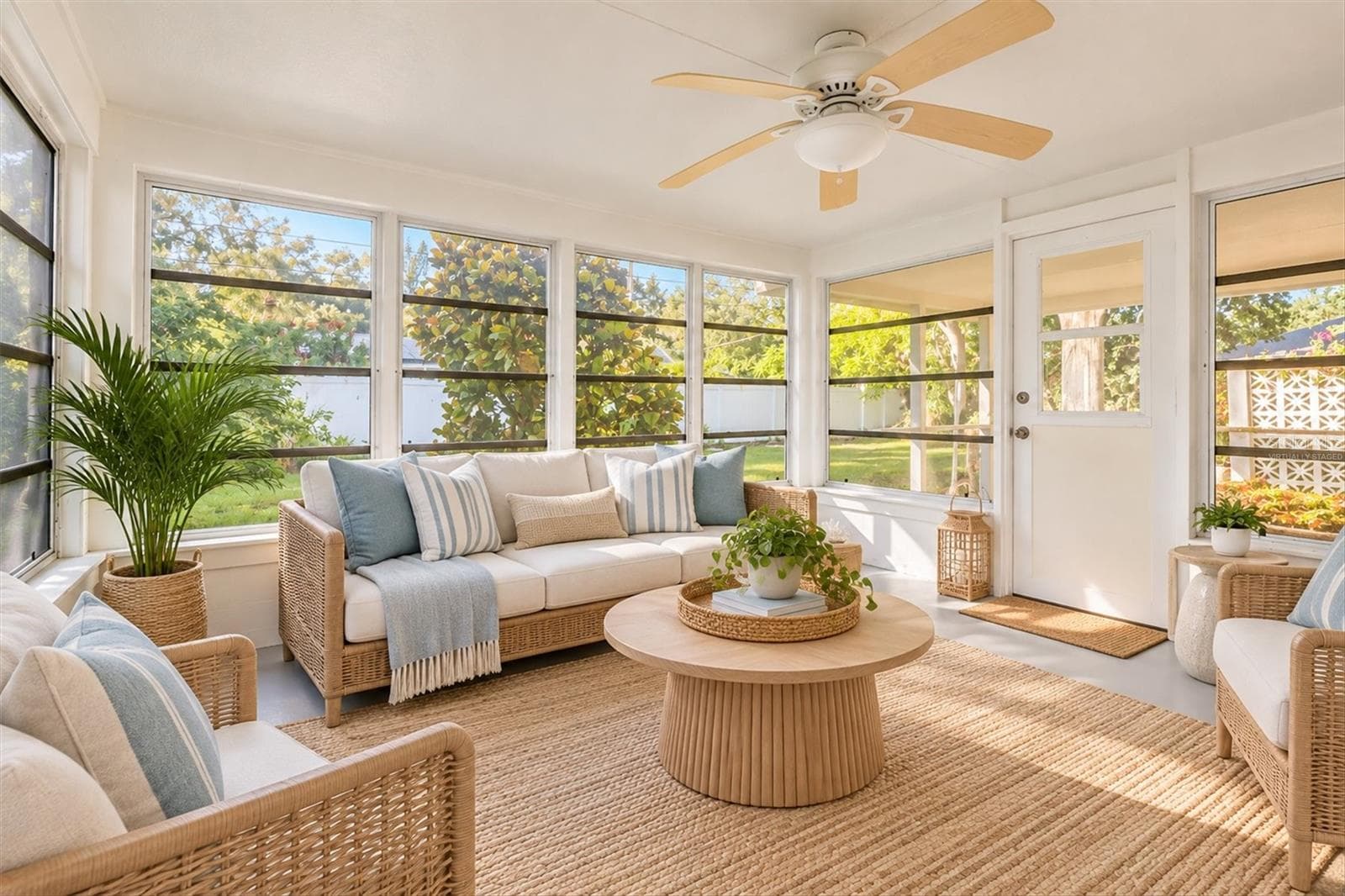 Virtually Staged Photo - 260 SHAMROCK DR, VENICE