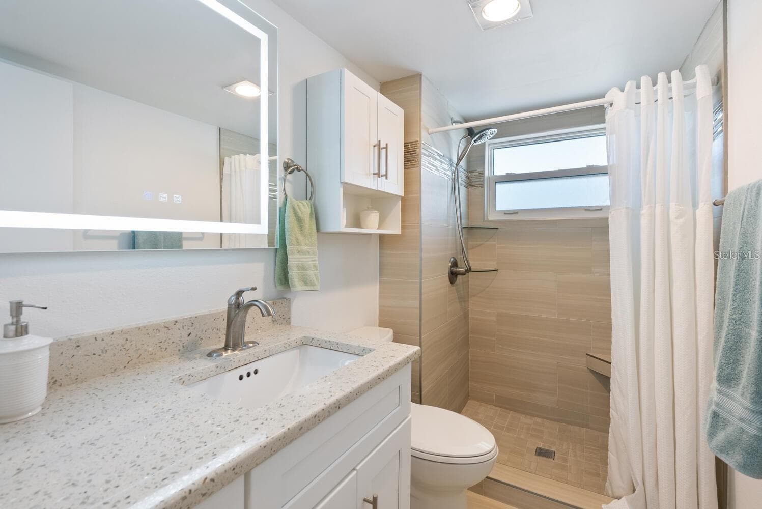 Condominium at 1250 N PORTOFINO DR #304, SARASOTA, photo 20 of 45