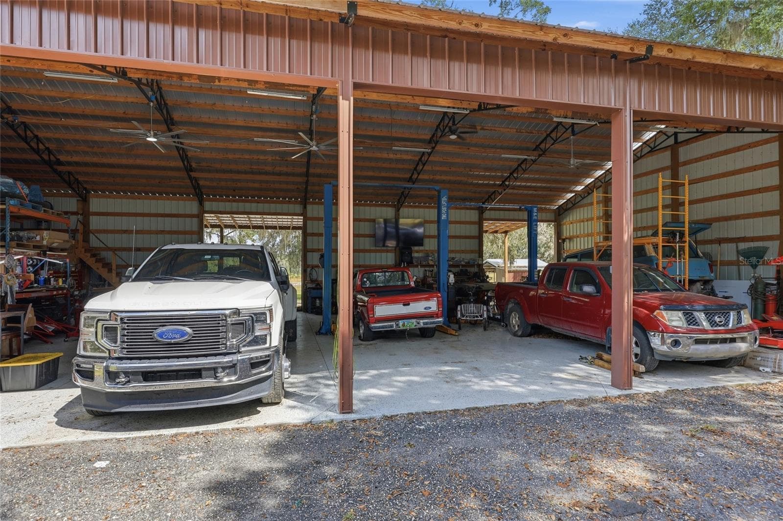 open workshop - 18731 SE 30TH ST, MORRISTON