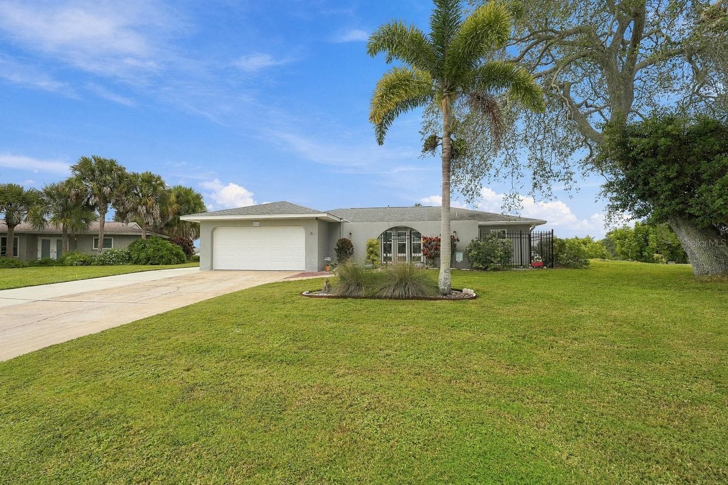 Single Family Residence at 2331 SANDLEWOOD DR, VENICE, photo 13 of 68