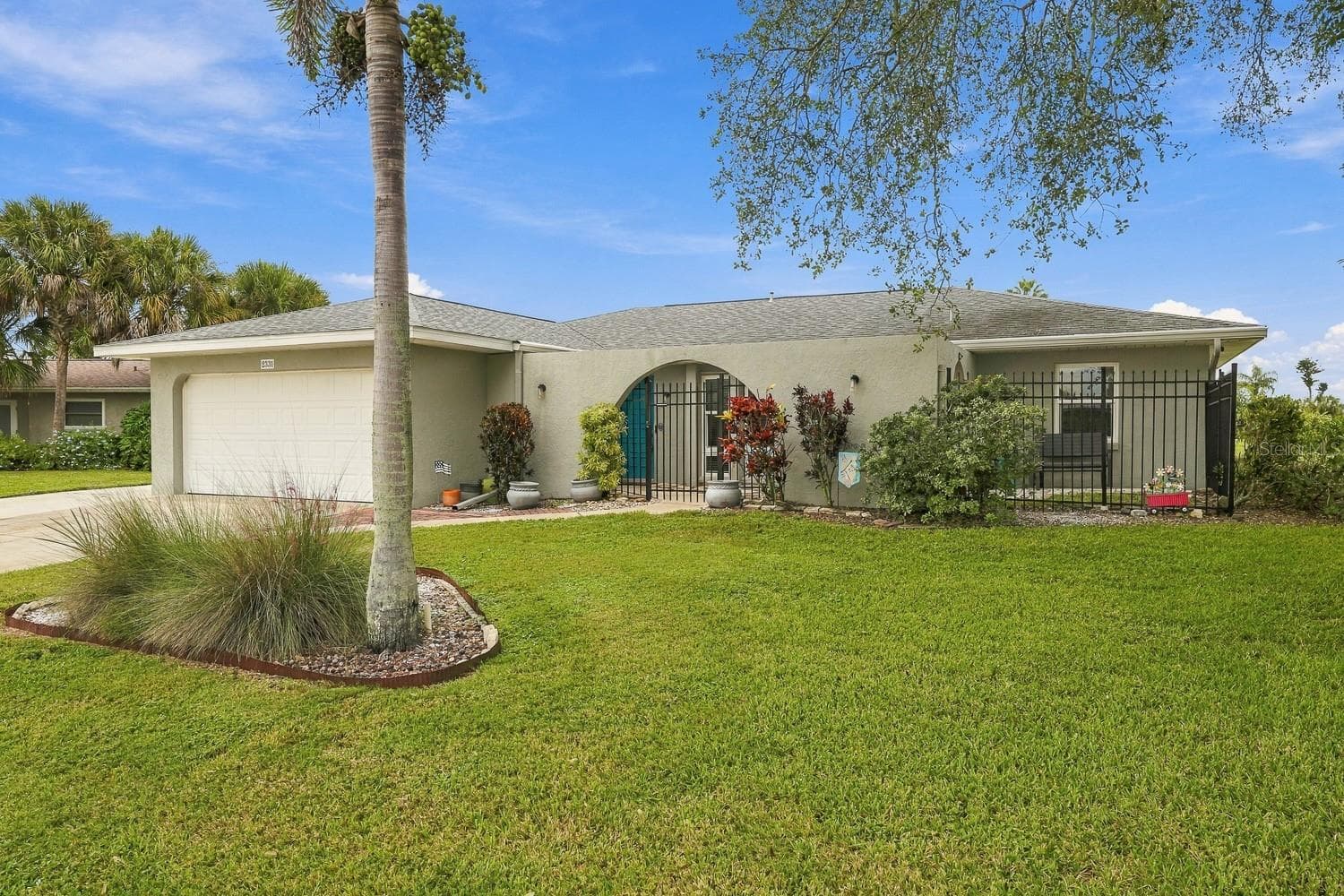 Single Family Residence at 2331 SANDLEWOOD DR, VENICE, photo 14 of 68