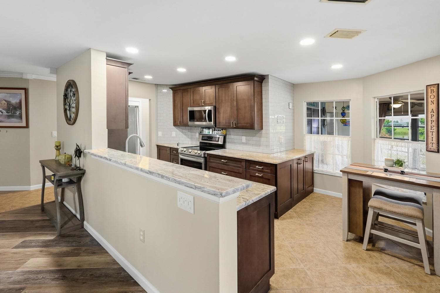 Single Family Residence at 2331 SANDLEWOOD DR, VENICE, photo 29 of 68
