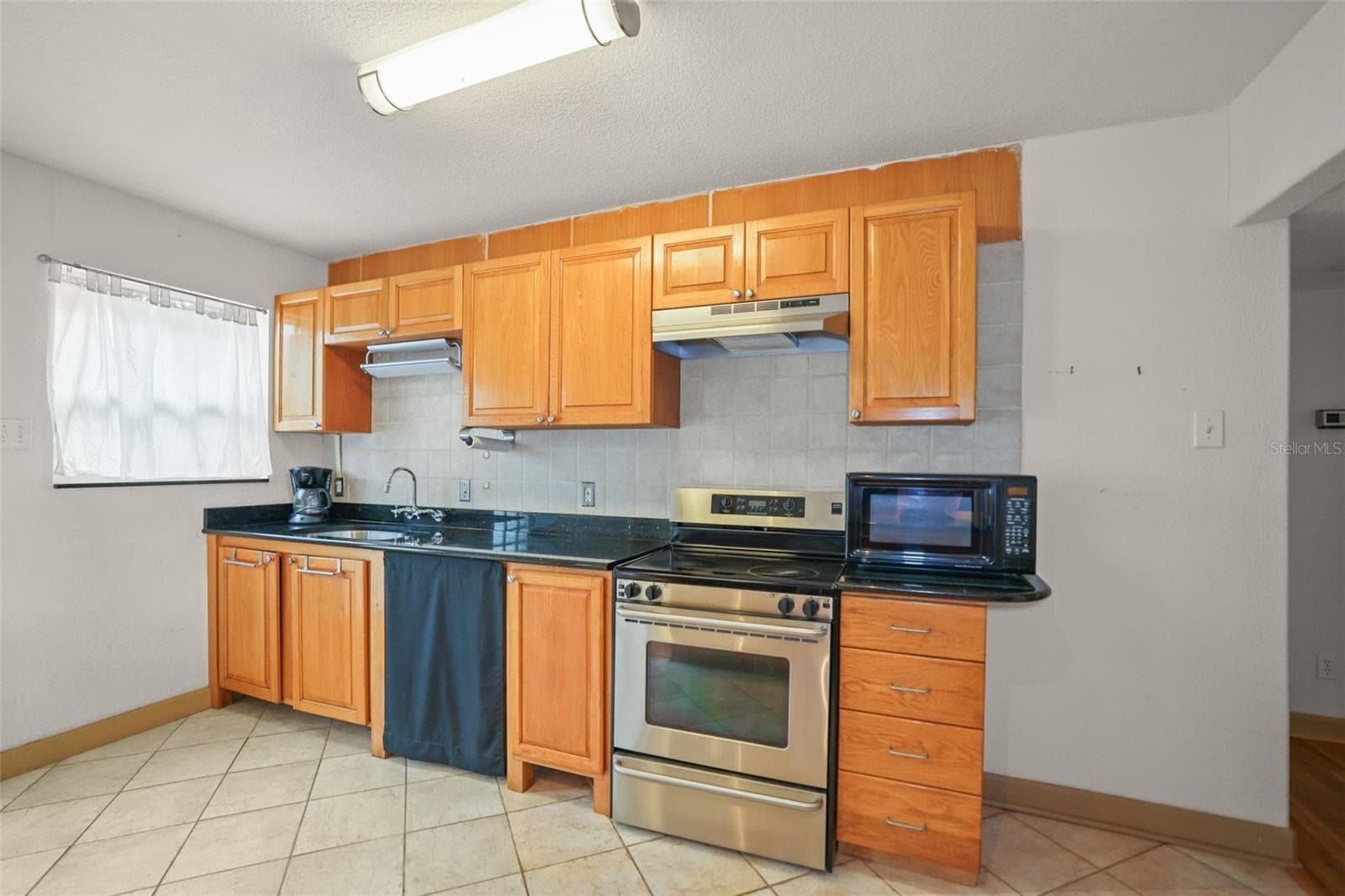 Single Family Residence at 1559 BAYSHORE BLVD, DUNEDIN, photo 3 of 28