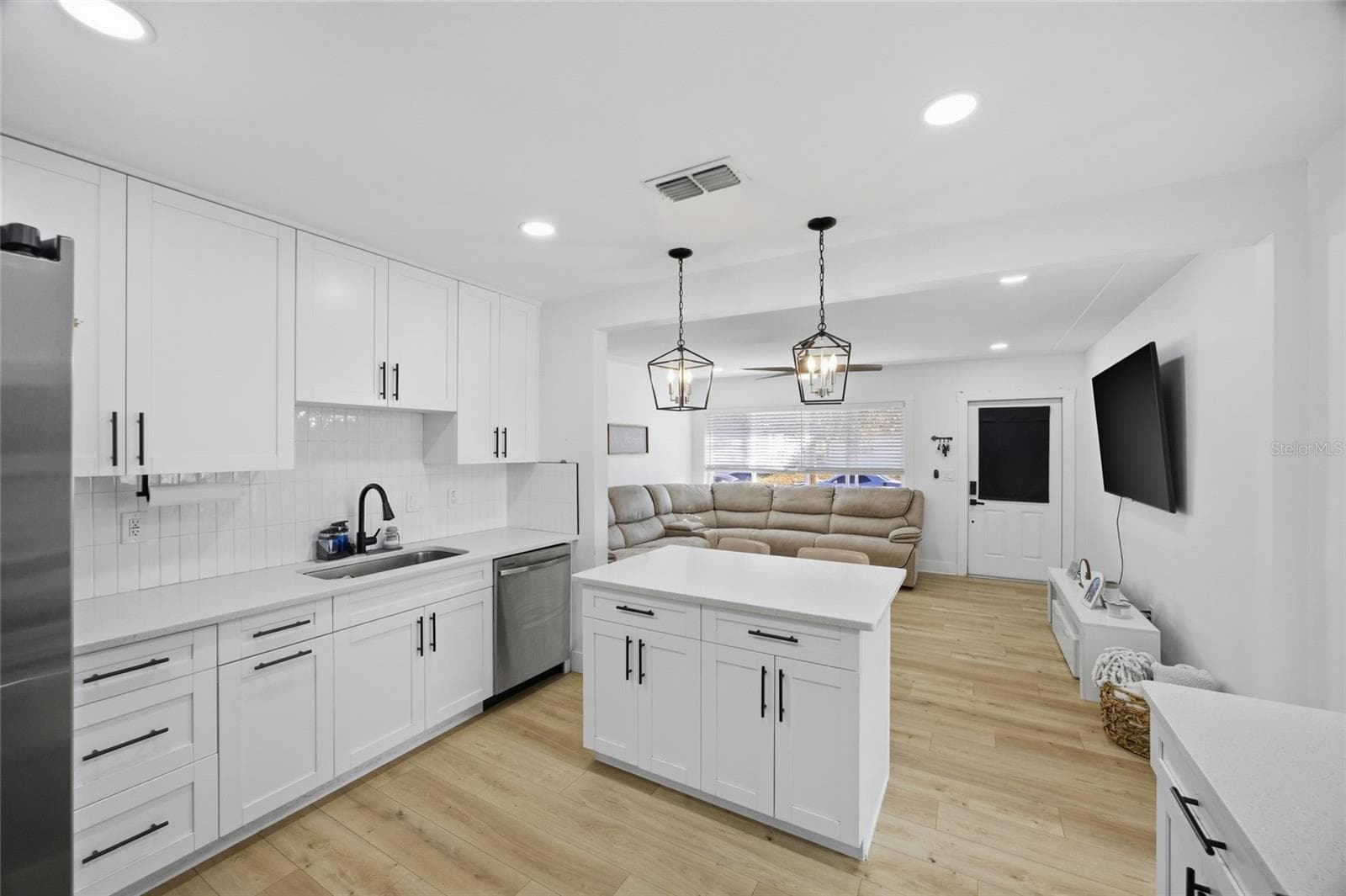Single Family Residence at 4681 55TH AVE N, ST PETERSBURG, photo 9 of 38
