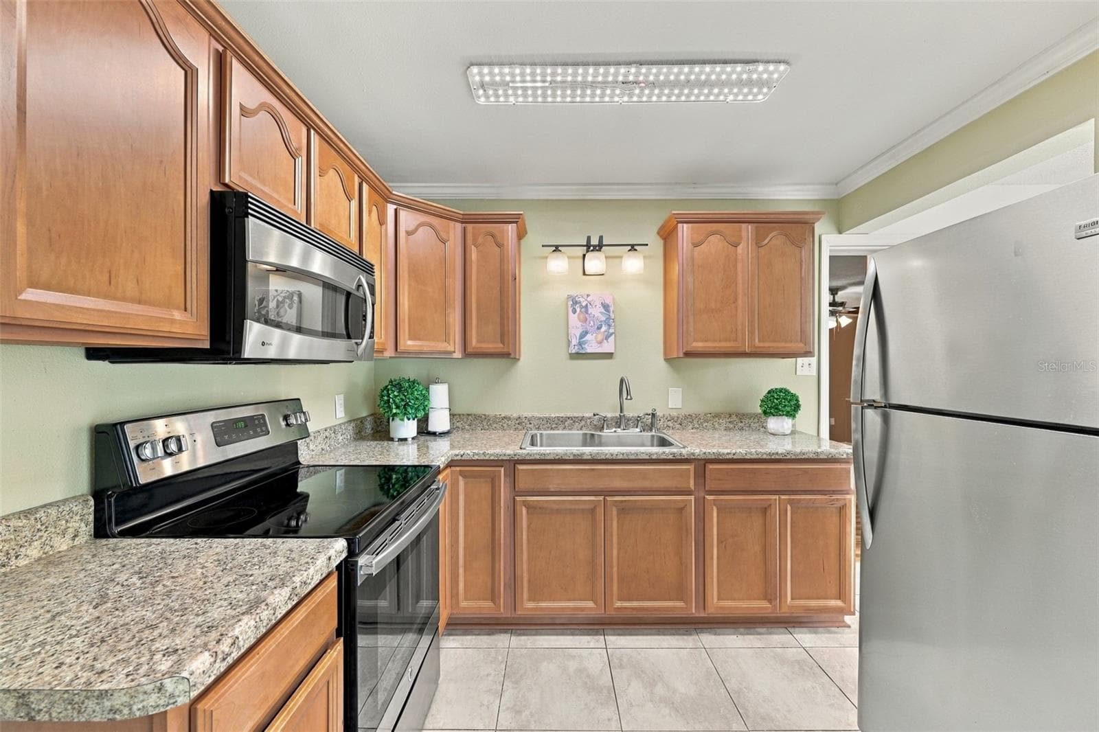 Single Family Residence at 407 7TH ST SW, RUSKIN, photo 12 of 45
