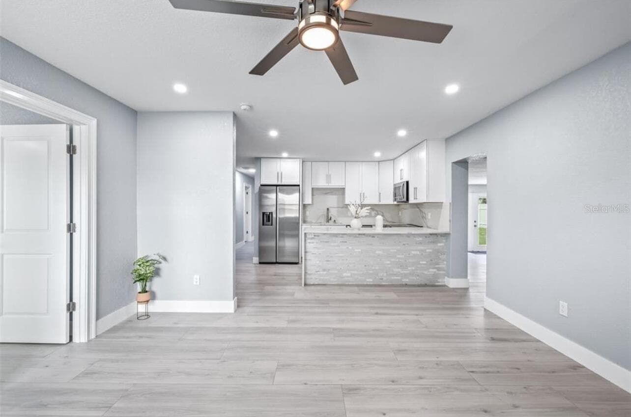 Single Family Residence at 817 W BOUGAINVILLEA AVE, TAMPA, photo 13 of 27