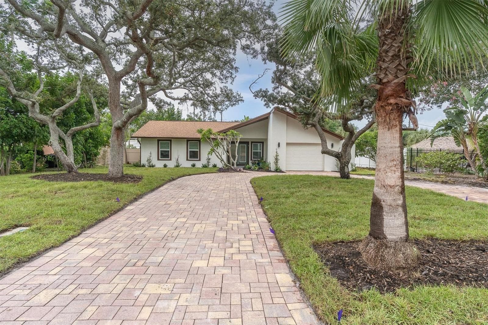 Single Family Residence at 2010 PINELLAS POINT DR S, ST PETERSBURG, photo 35 of 37