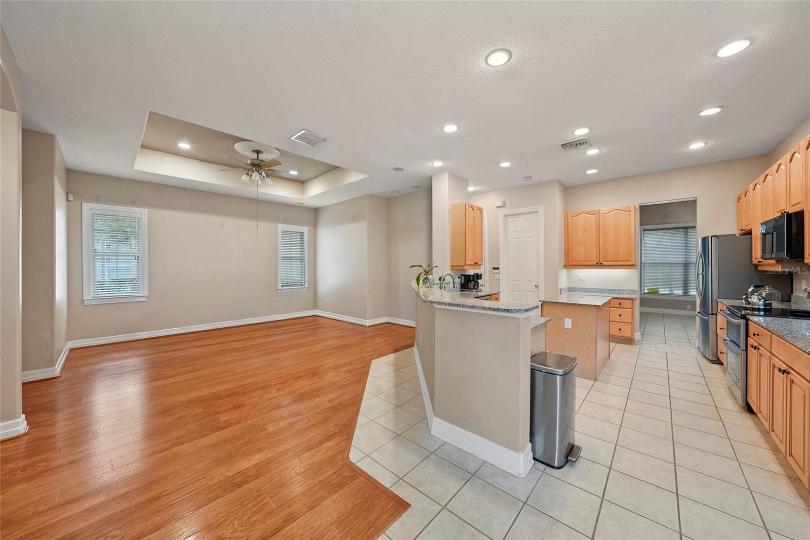Single Family Residence at 18823 WIMBLEDON CIR, LUTZ, photo 18 of 43