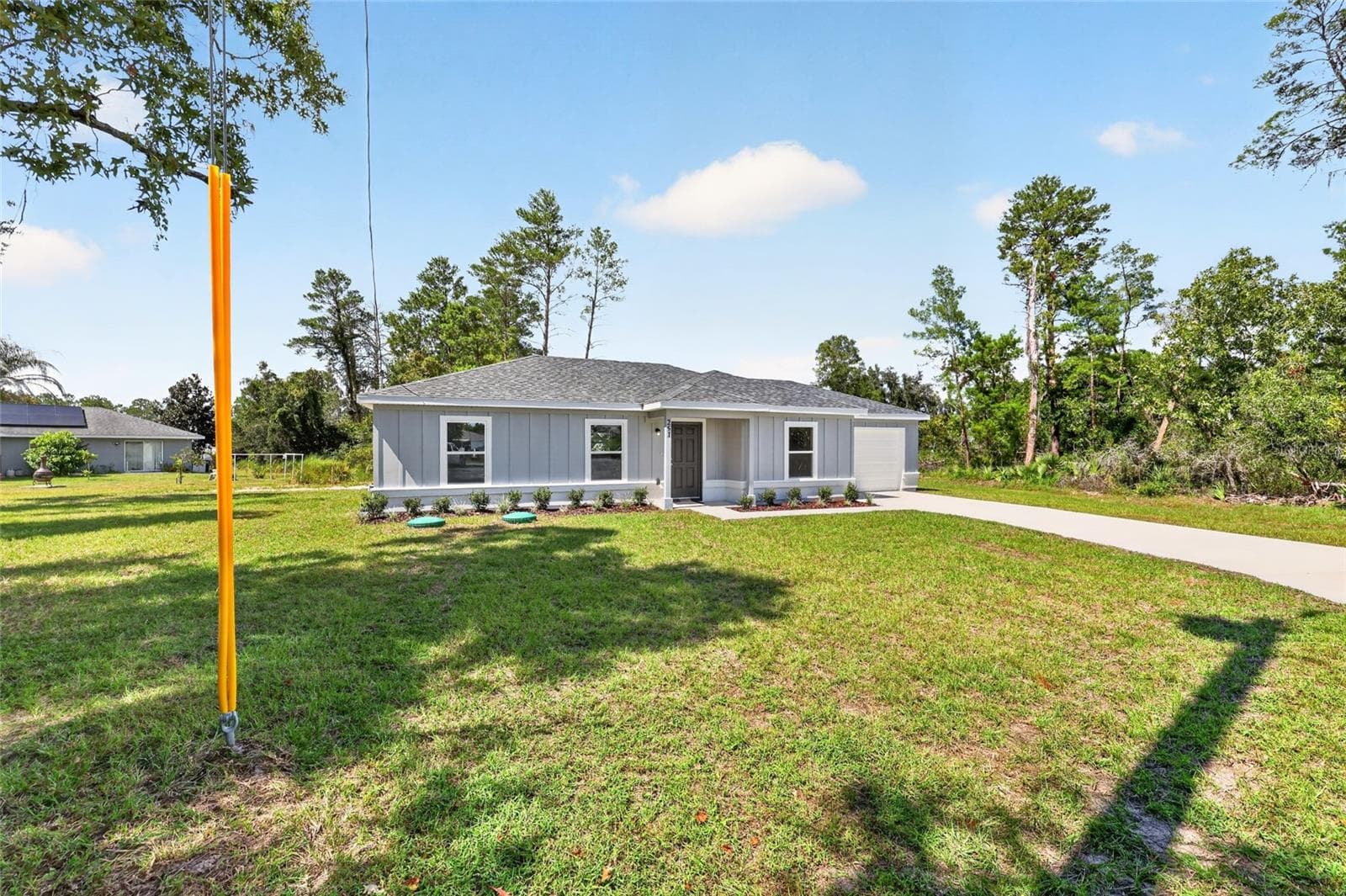 251 OAK CIR