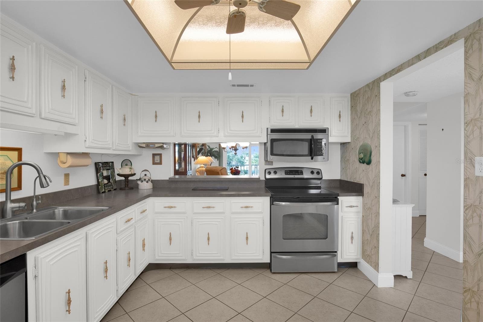 Condominium at 325 N CAUSEWAY #C302, NEW SMYRNA BEACH, photo 8 of 26