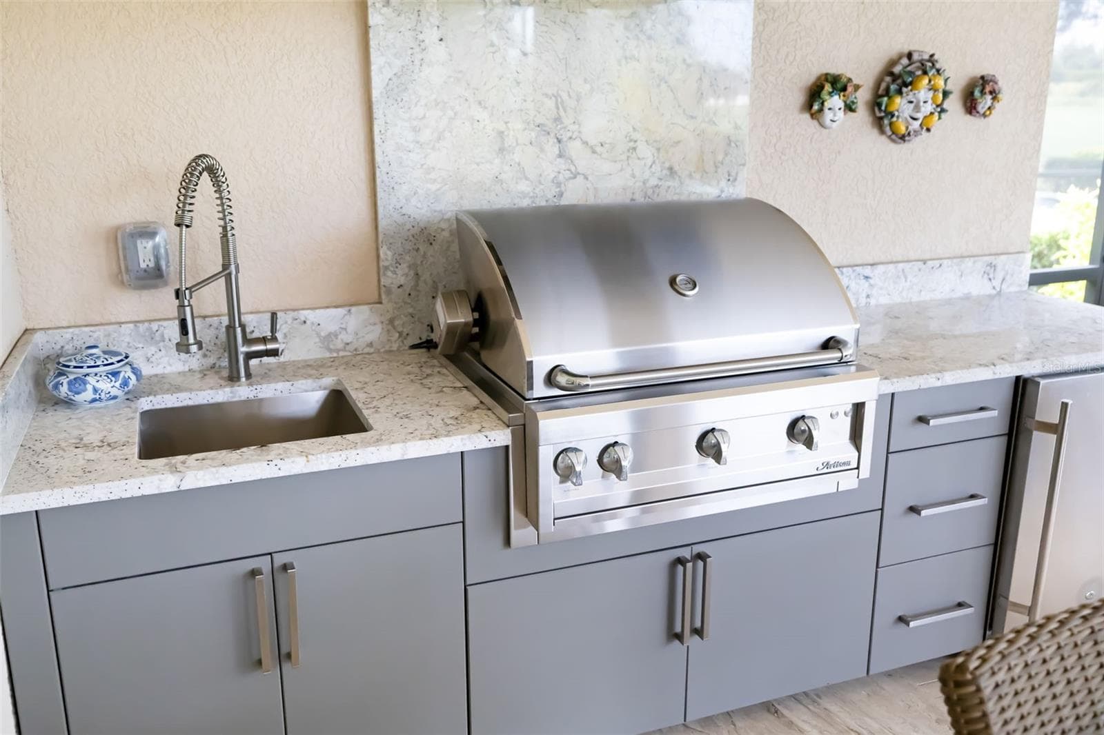 Outdoor cabinet offer convenient storage - 12807 SORRENTO WAY, BRADENTON