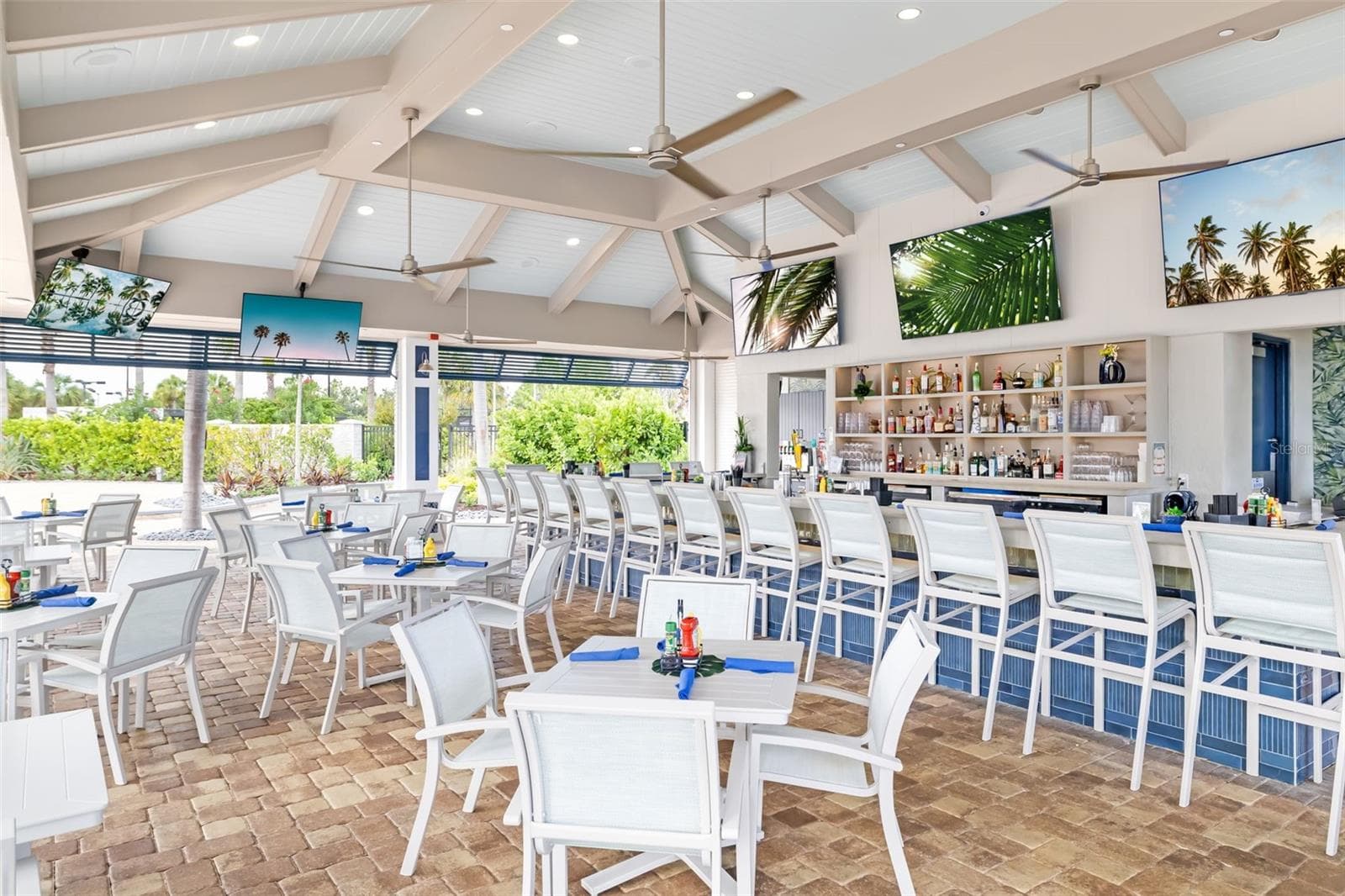 Plenty of opportunities to watch your favorite games - 12807 SORRENTO WAY, BRADENTON