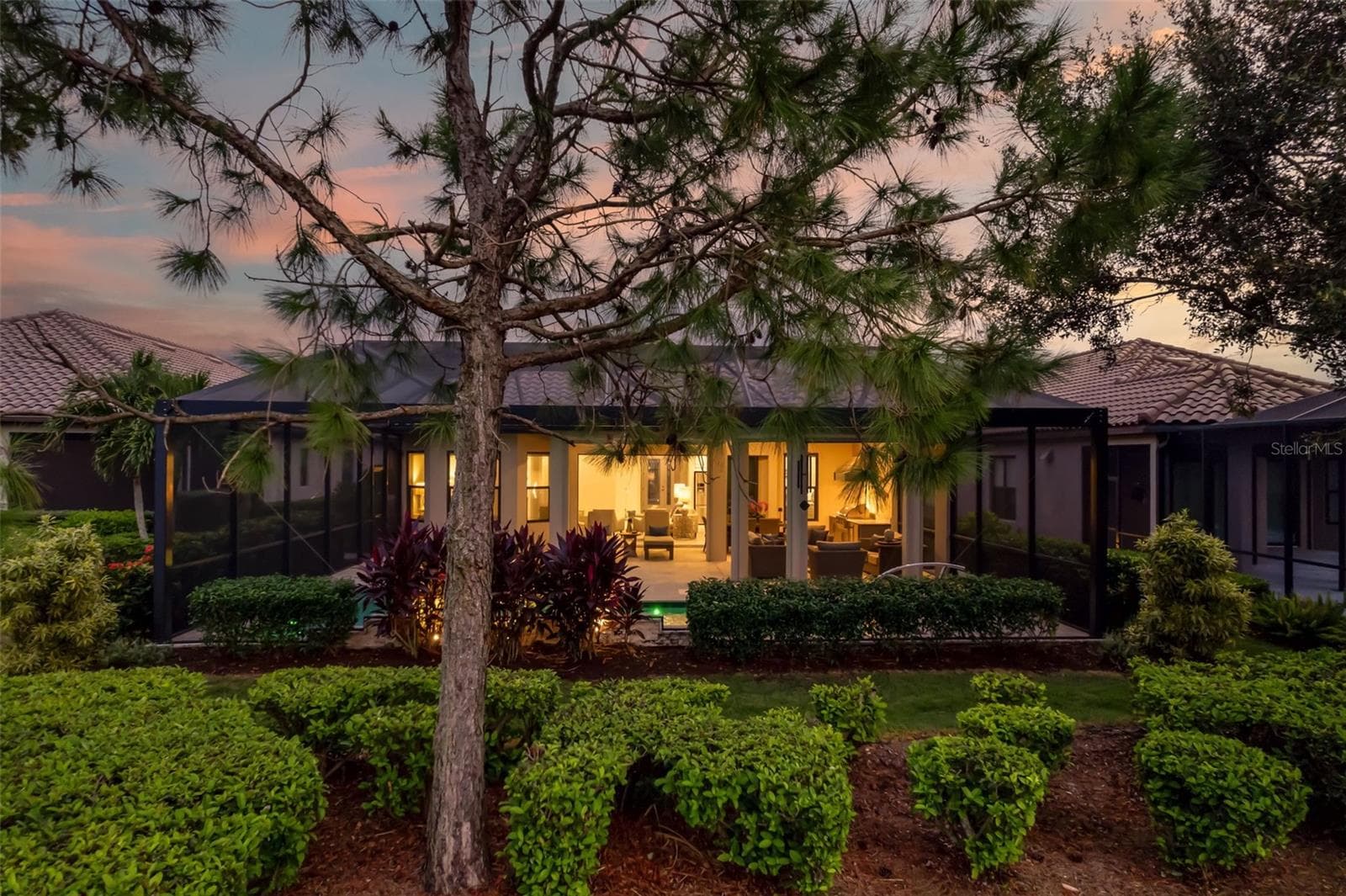 Inviting you to see this wonderful home! - 12807 SORRENTO WAY, BRADENTON
