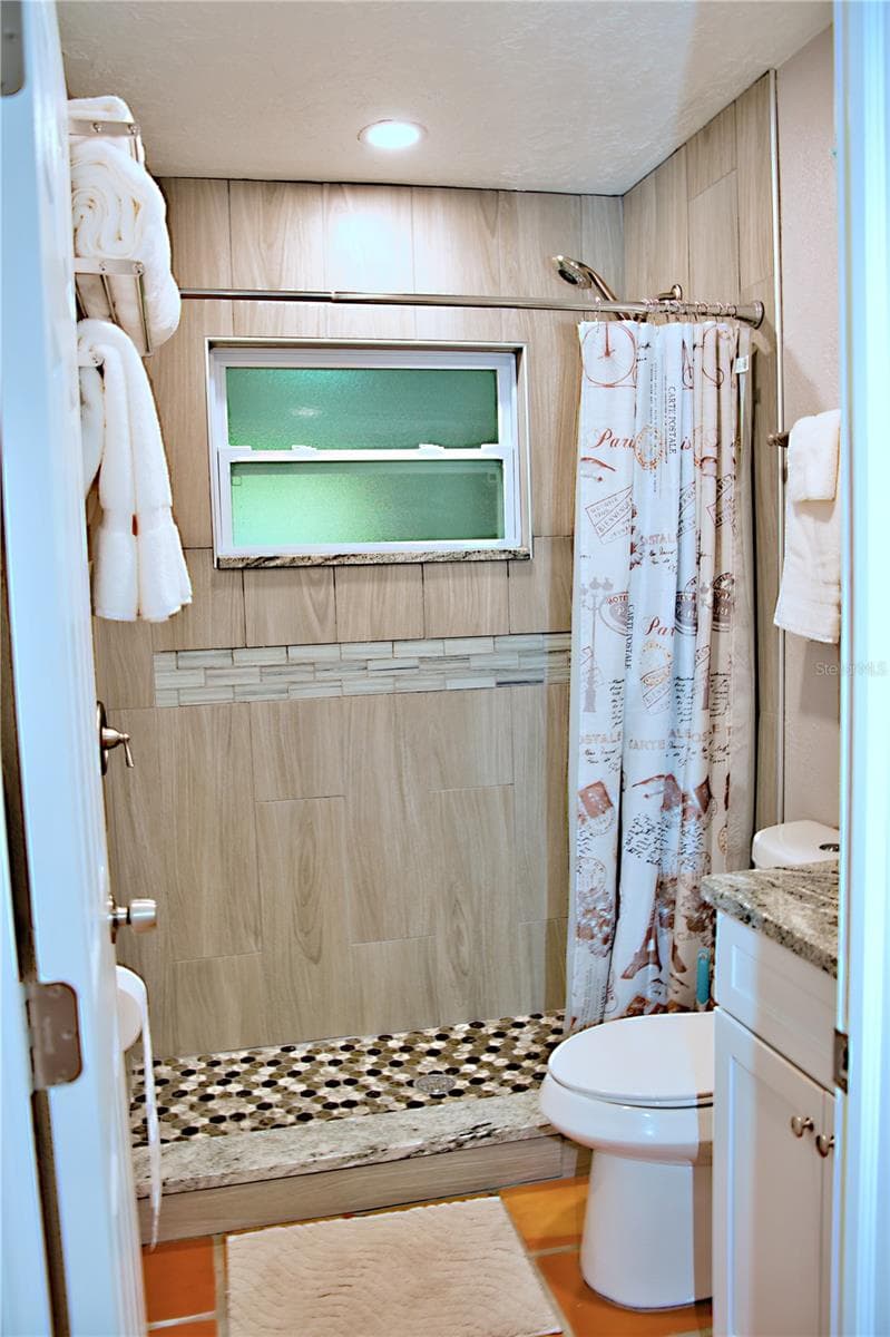 Bathroom - 2117 3RD AVE E, BRADENTON