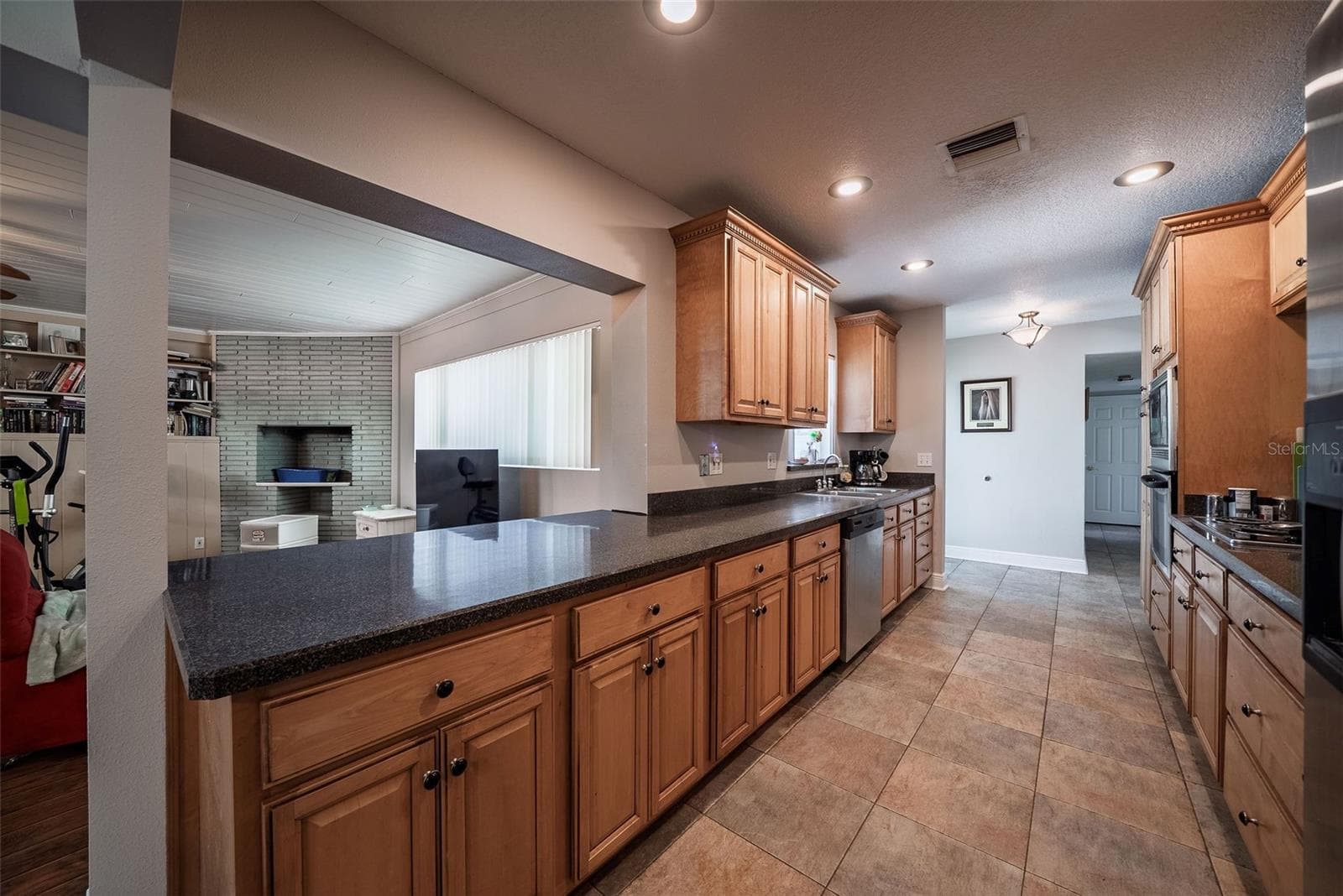 Single Family Residence at 112 BELL PL, WINTER PARK, photo 7 of 31