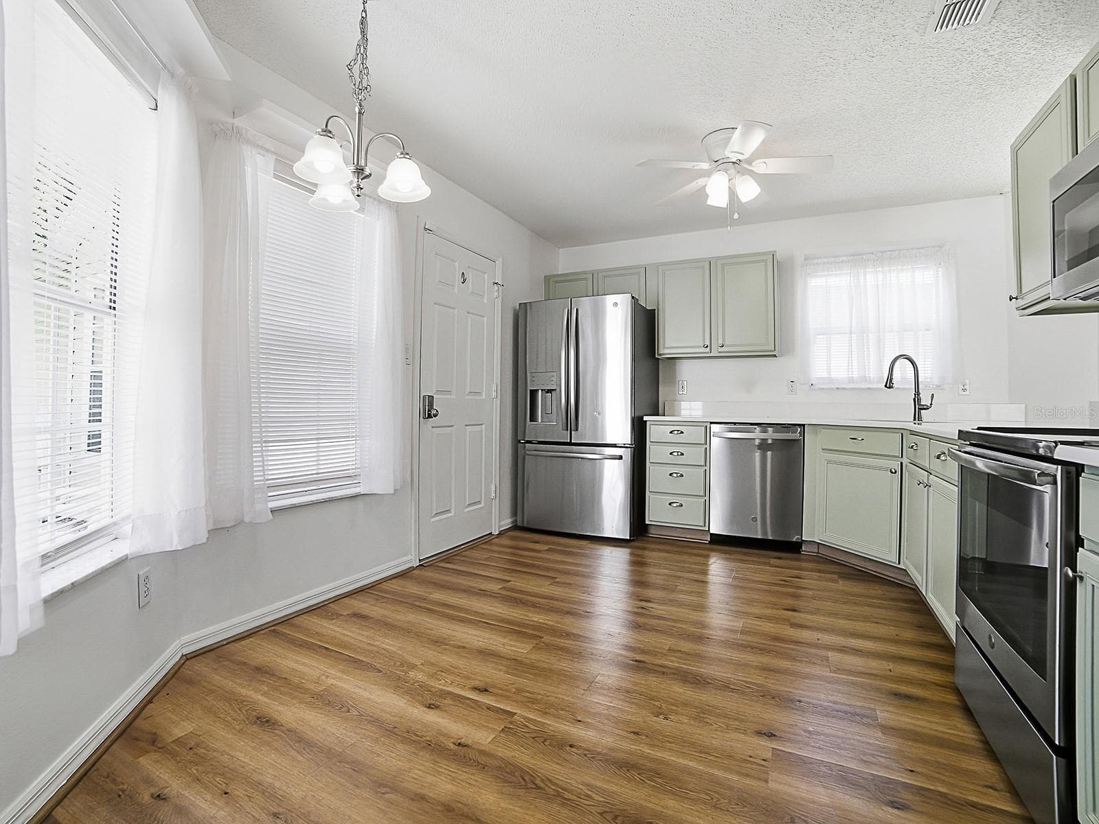 Single Family Residence at 4952 HERON RUN CIR, LEESBURG, photo 5 of 58
