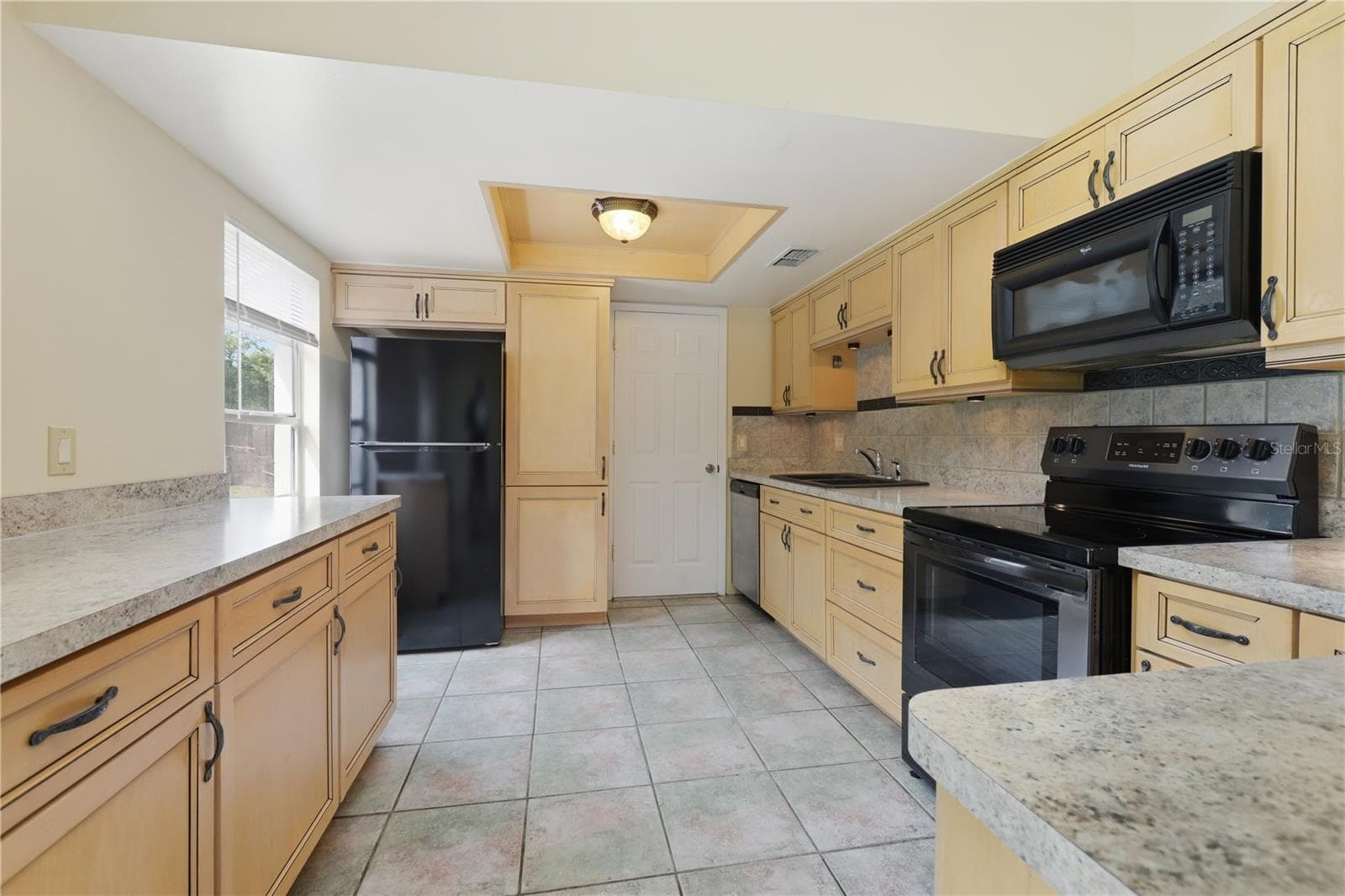 Single Family Residence at 943 MARQUETTE CT, DELTONA, photo 9 of 29