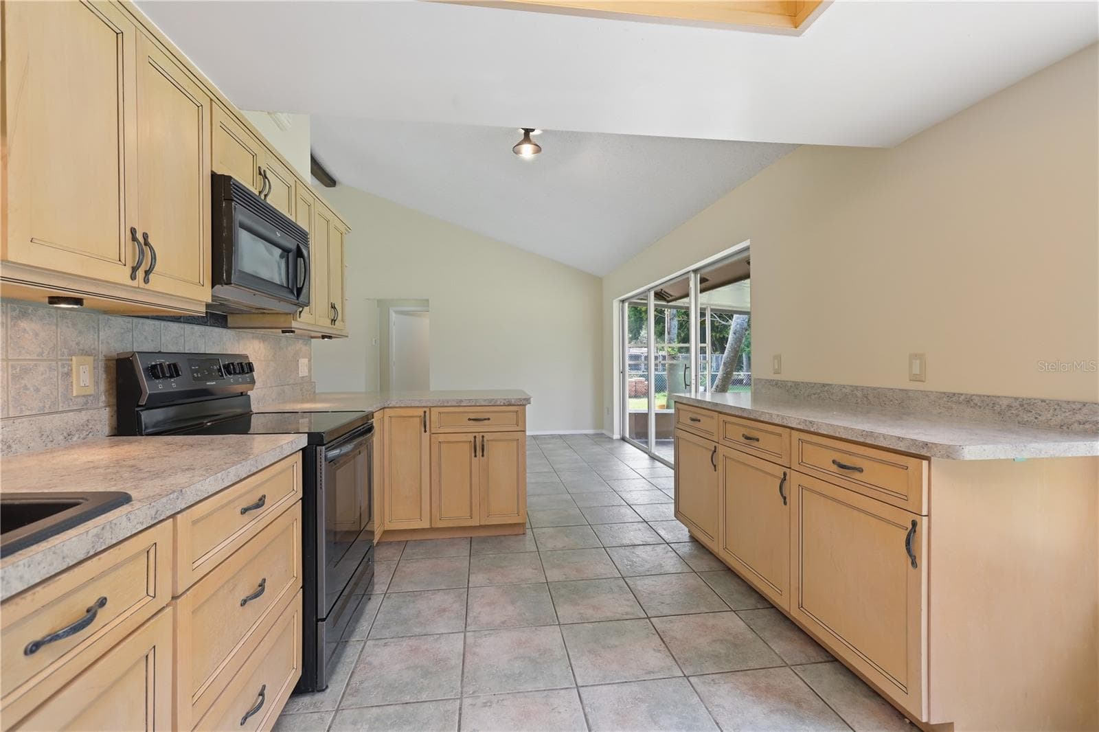 Single Family Residence at 943 MARQUETTE CT, DELTONA, photo 10 of 29