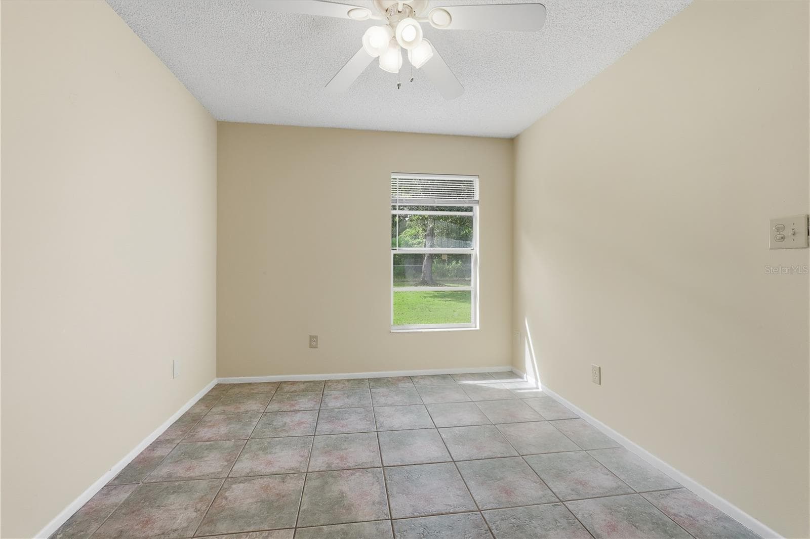 Single Family Residence at 943 MARQUETTE CT, DELTONA, photo 16 of 29