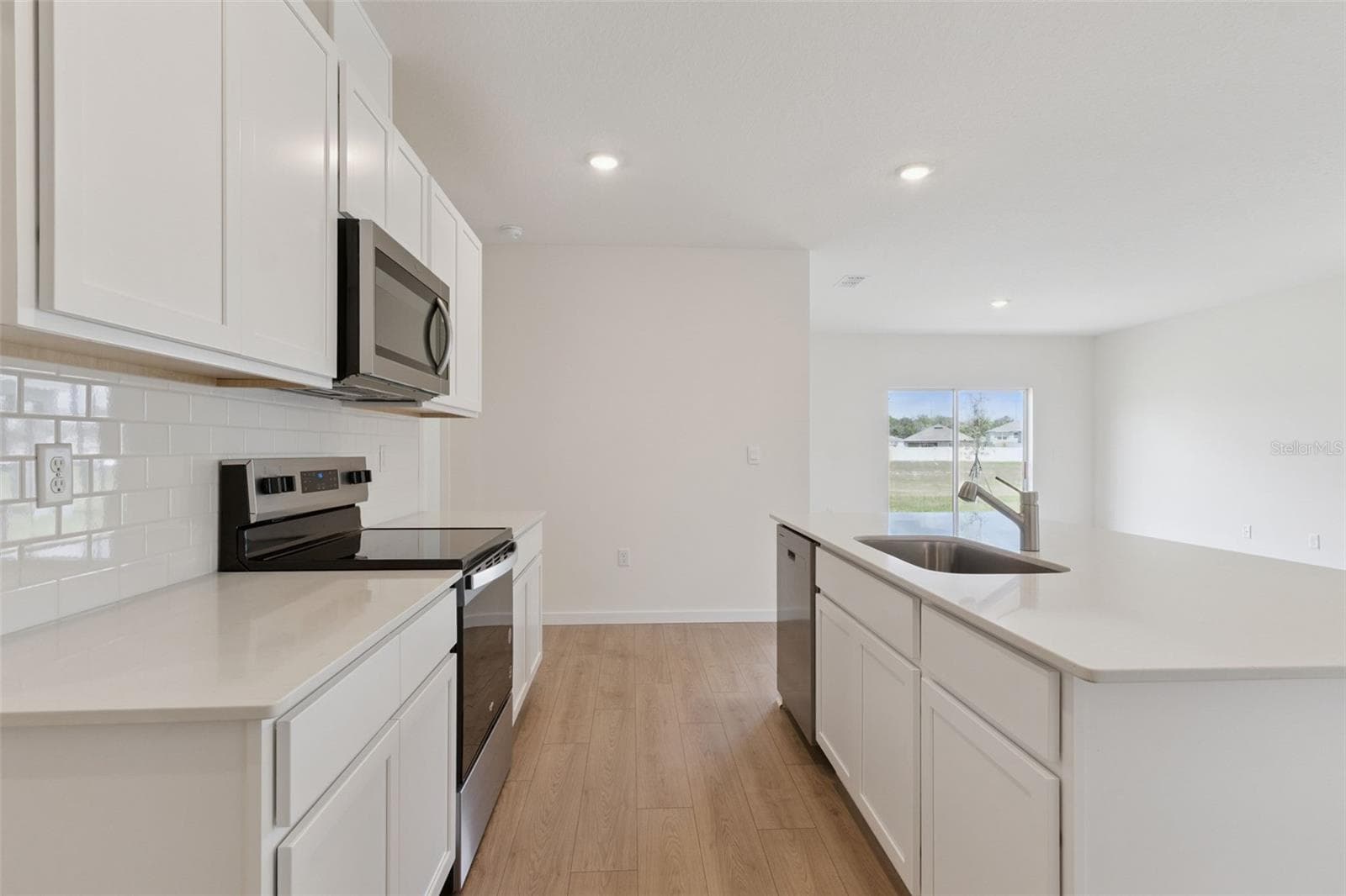 Single Family Residence at 1339 GRAND FLORA LN, SANFORD, photo 11 of 38