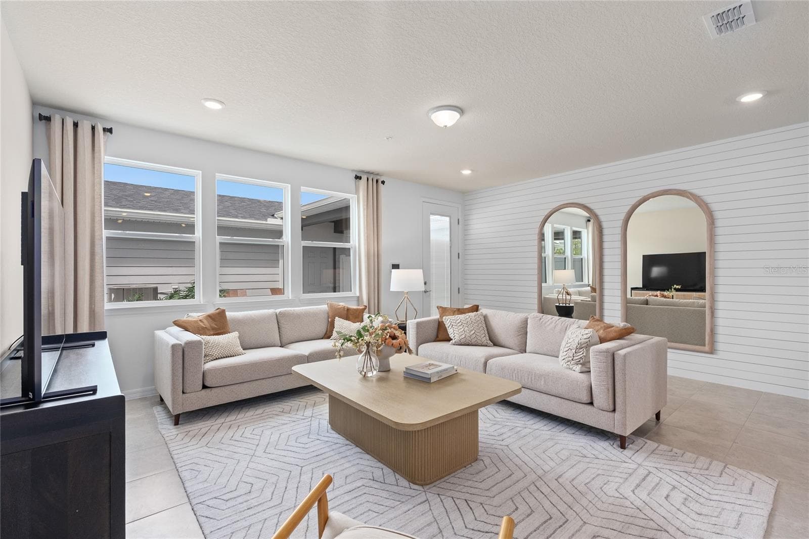 Model Home Design Only. Pictures and furnishings are for illustrative purposes only. Elevations, colors and options may vary. Furniture is for model home staging only. - 6403 ARGENT WOOD DRIVE, WINTER GARDEN