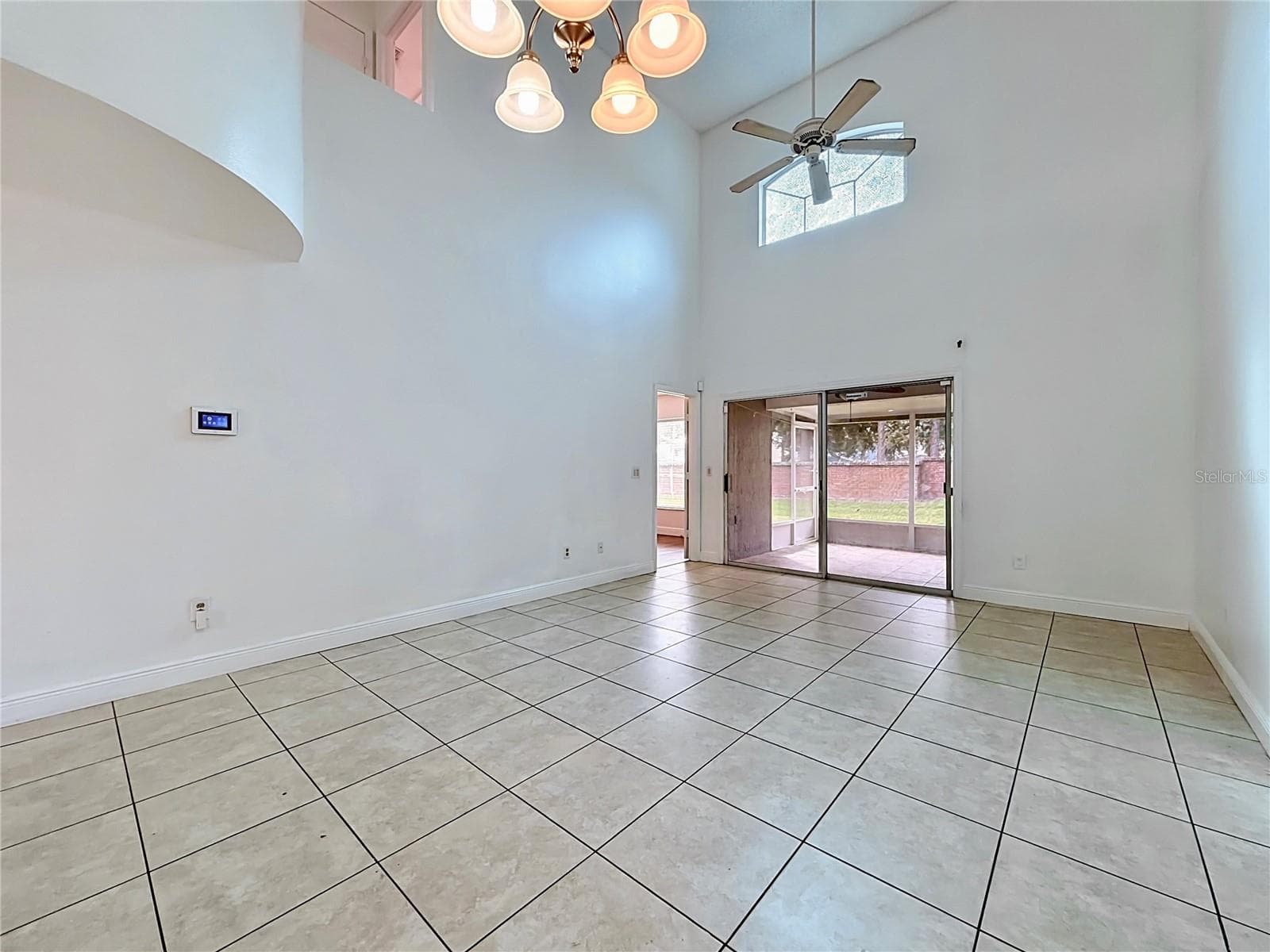 large tile flooring - 13518 SUMMERTON DR, ORLANDO
