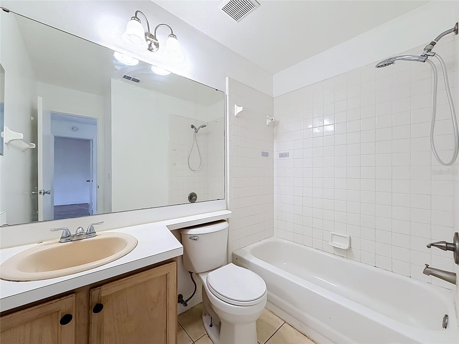 second full bath - 13518 SUMMERTON DR, ORLANDO