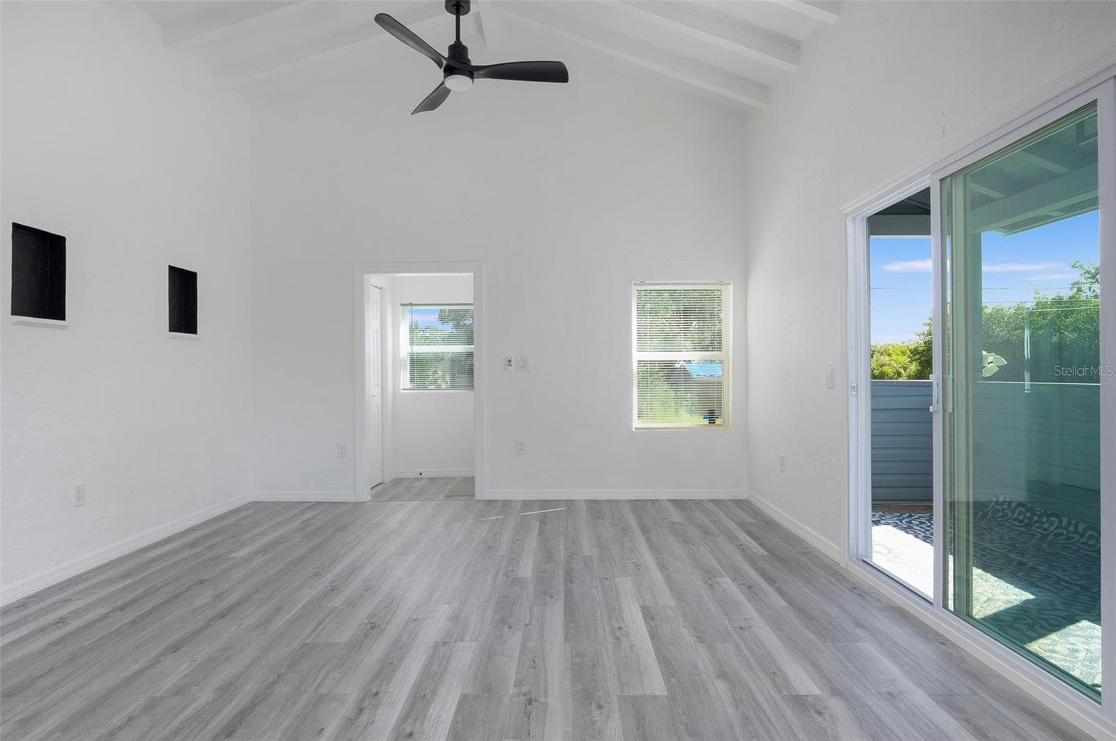 Single Family Residence at 2230 E HARBOR DR S, ST PETERSBURG, photo 5 of 31