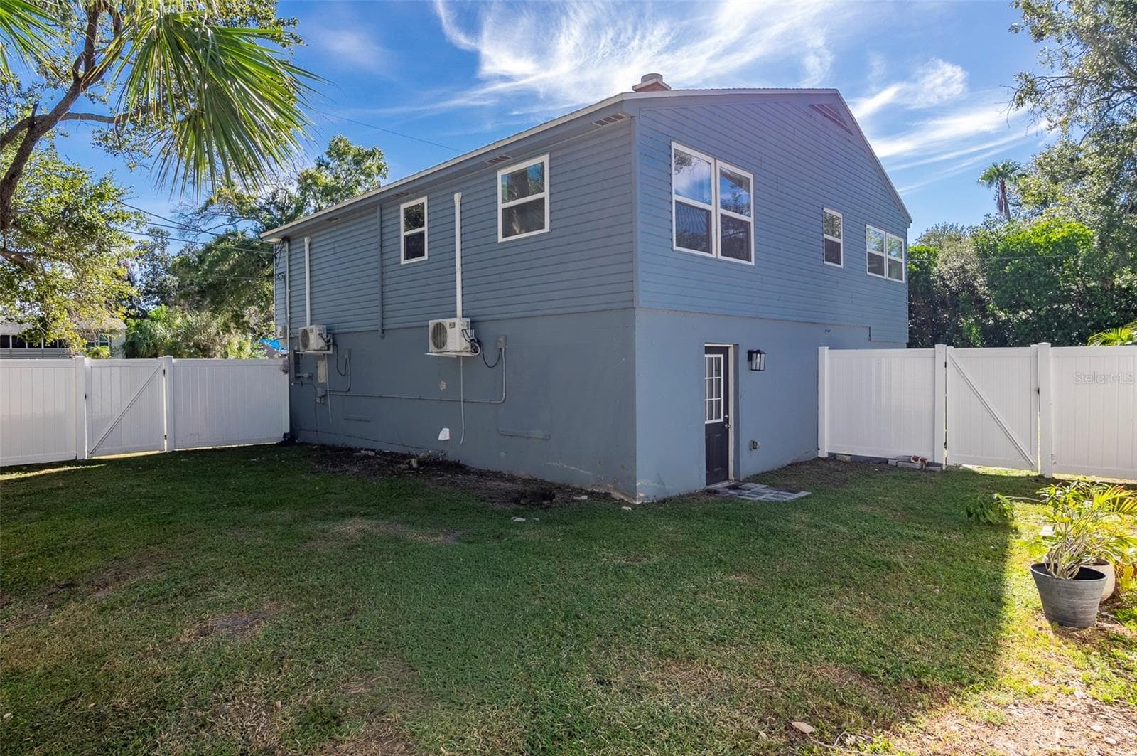 Single Family Residence at 2230 E HARBOR DR S, ST PETERSBURG, photo 26 of 31