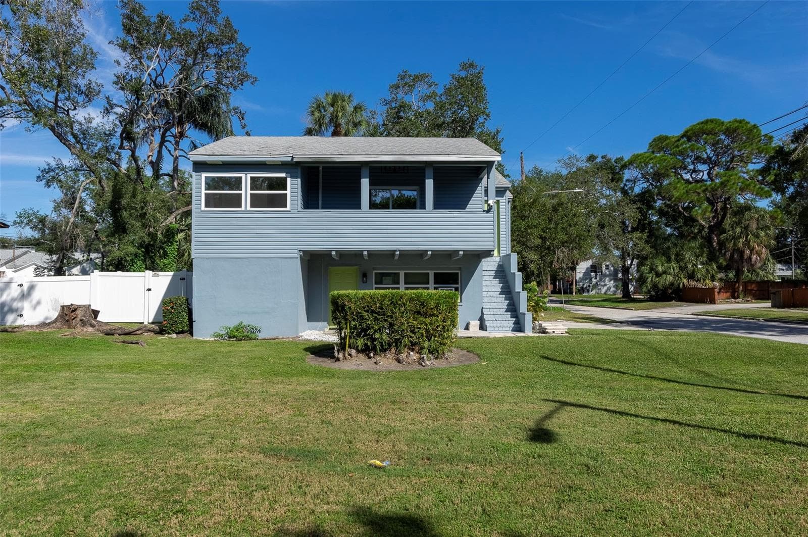 Single Family Residence at 2230 E HARBOR DR S, ST PETERSBURG, photo 30 of 31