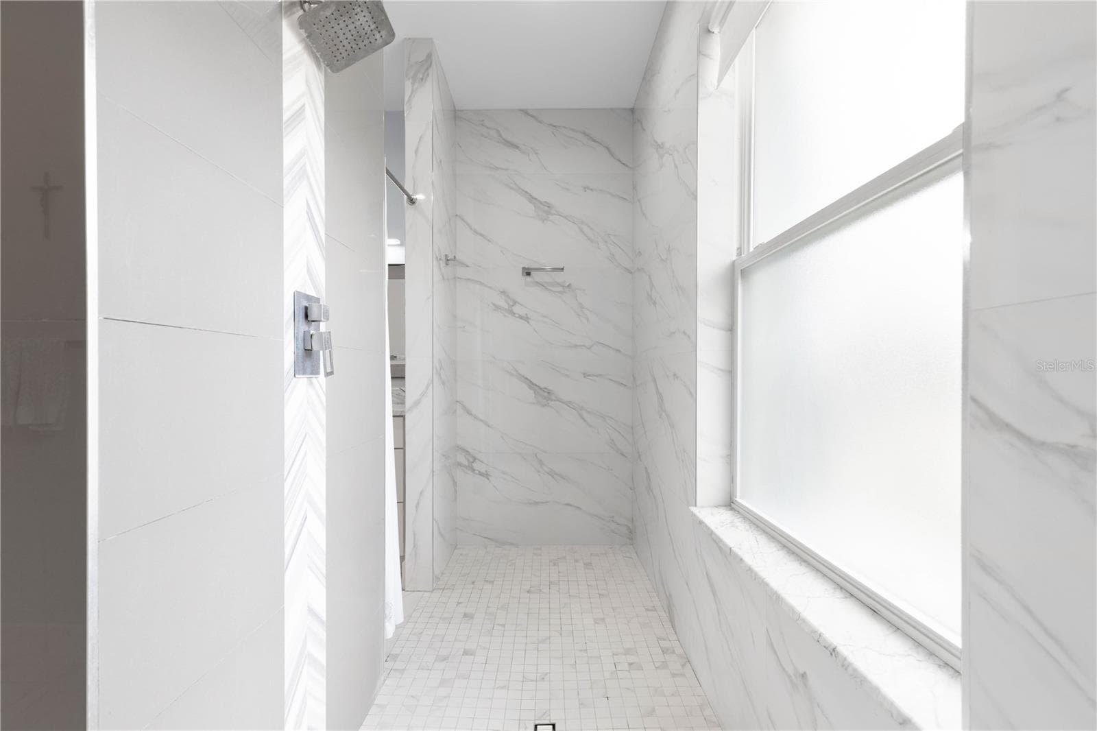 Huge walkthrough primary shower - 2 ROBIN PL, PALM COAST