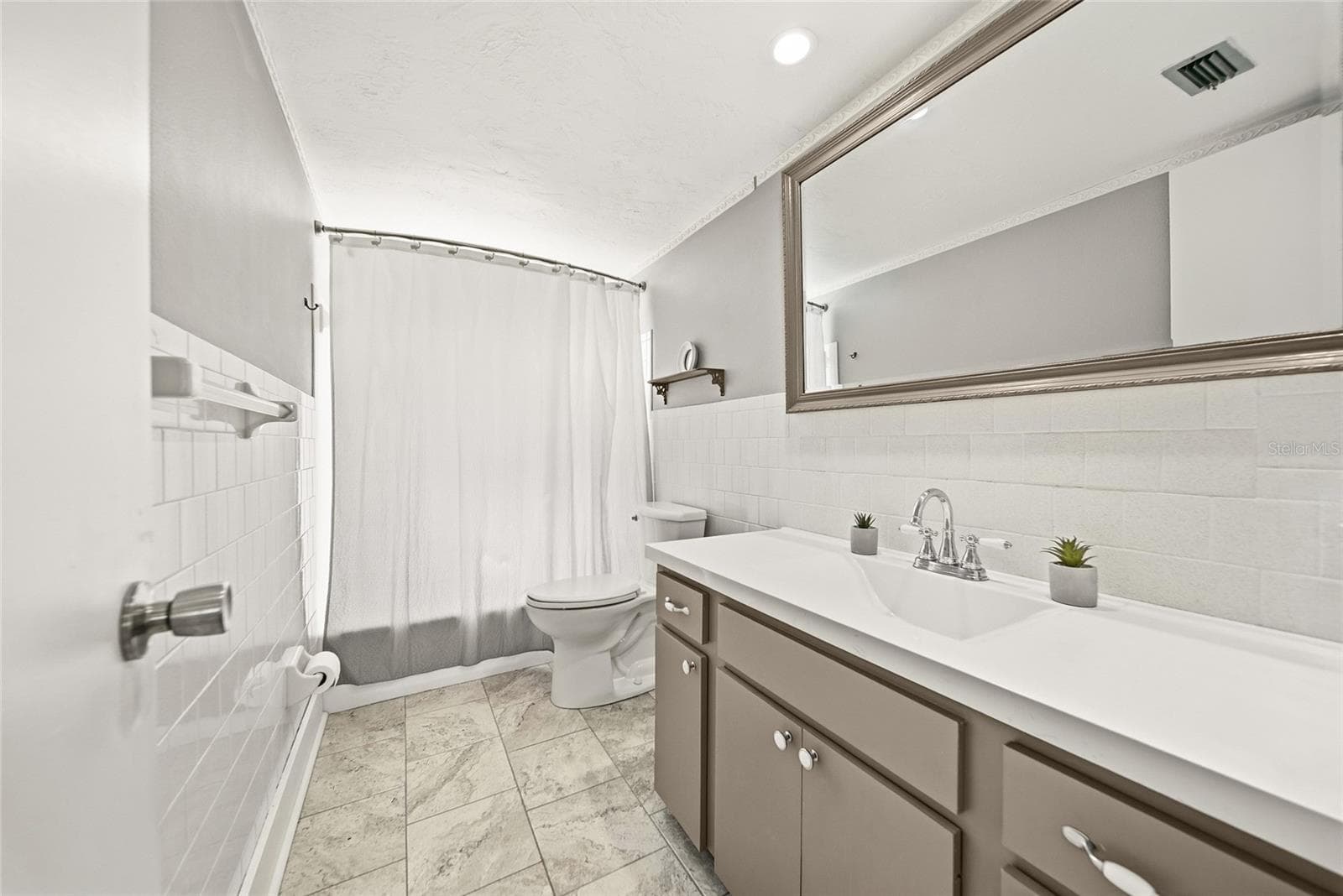 Condominium at 2330 CANAL DR #G27, BRADENTON, photo 12 of 32