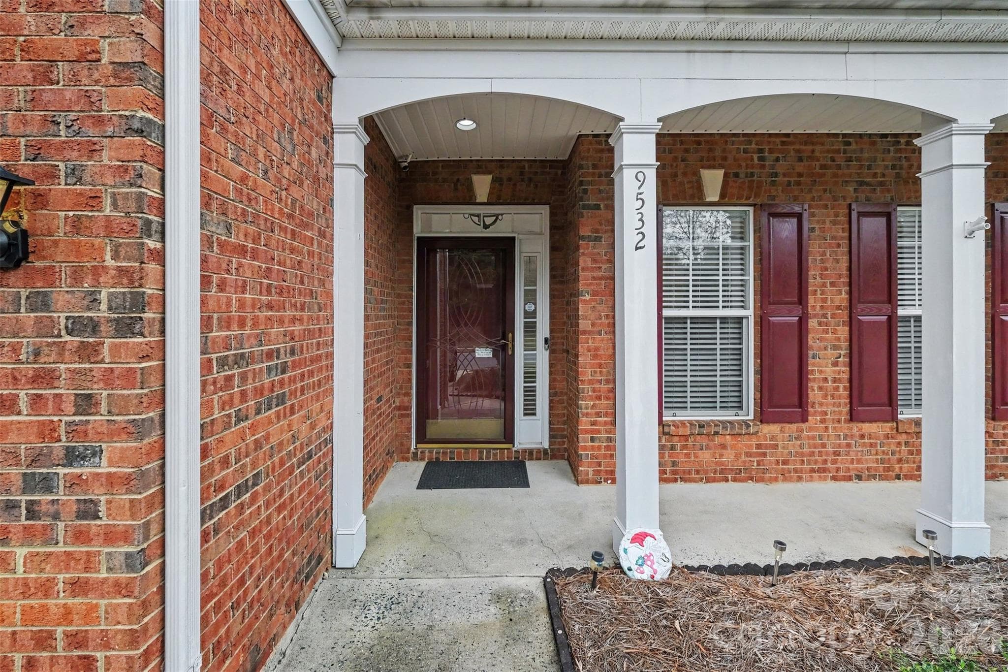 Single Family Residence at 9532 Kestral Ridge Drive, Charlotte, photo 3 of 37