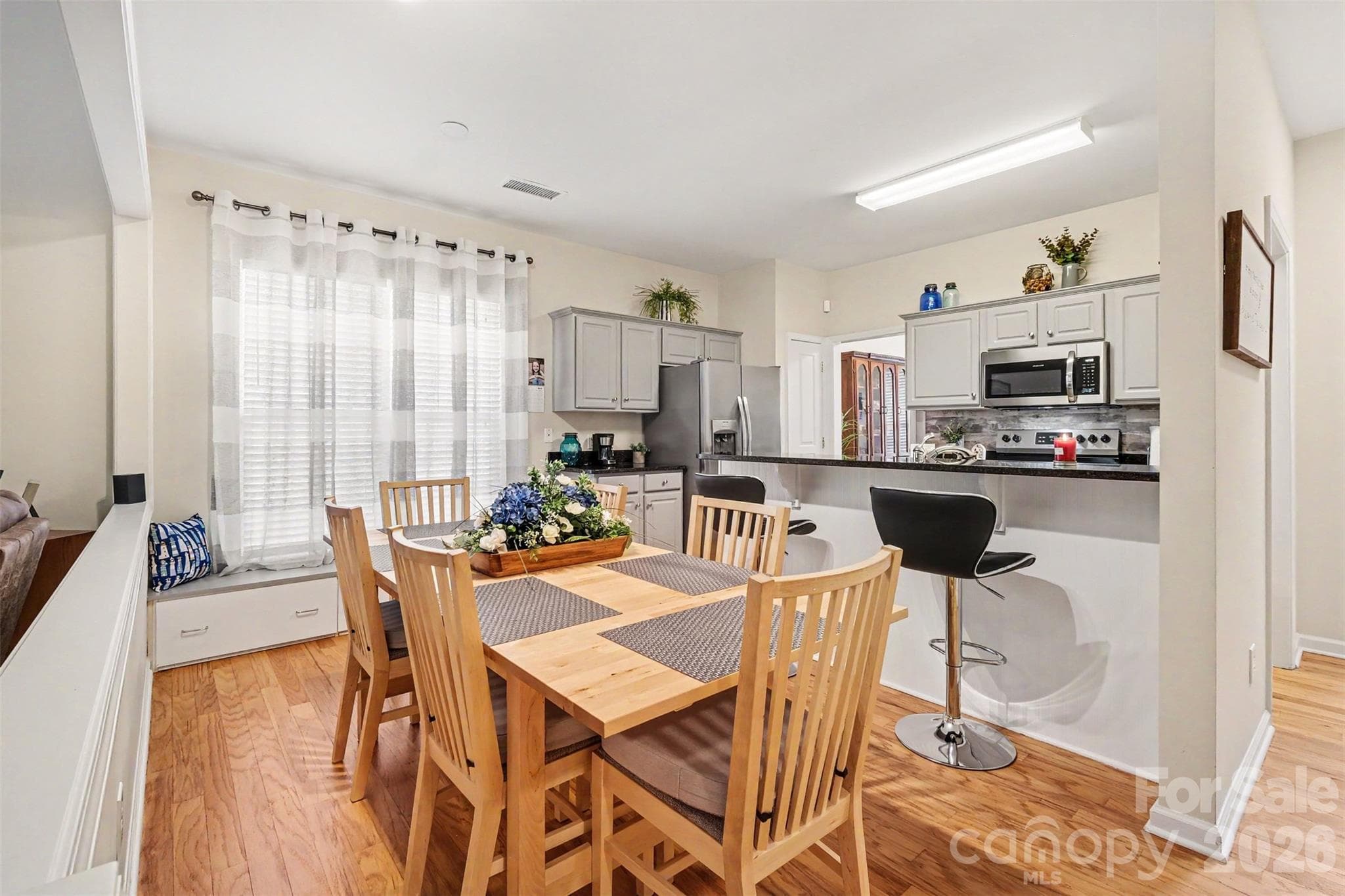 Single Family Residence at 9532 Kestral Ridge Drive, Charlotte, photo 11 of 37