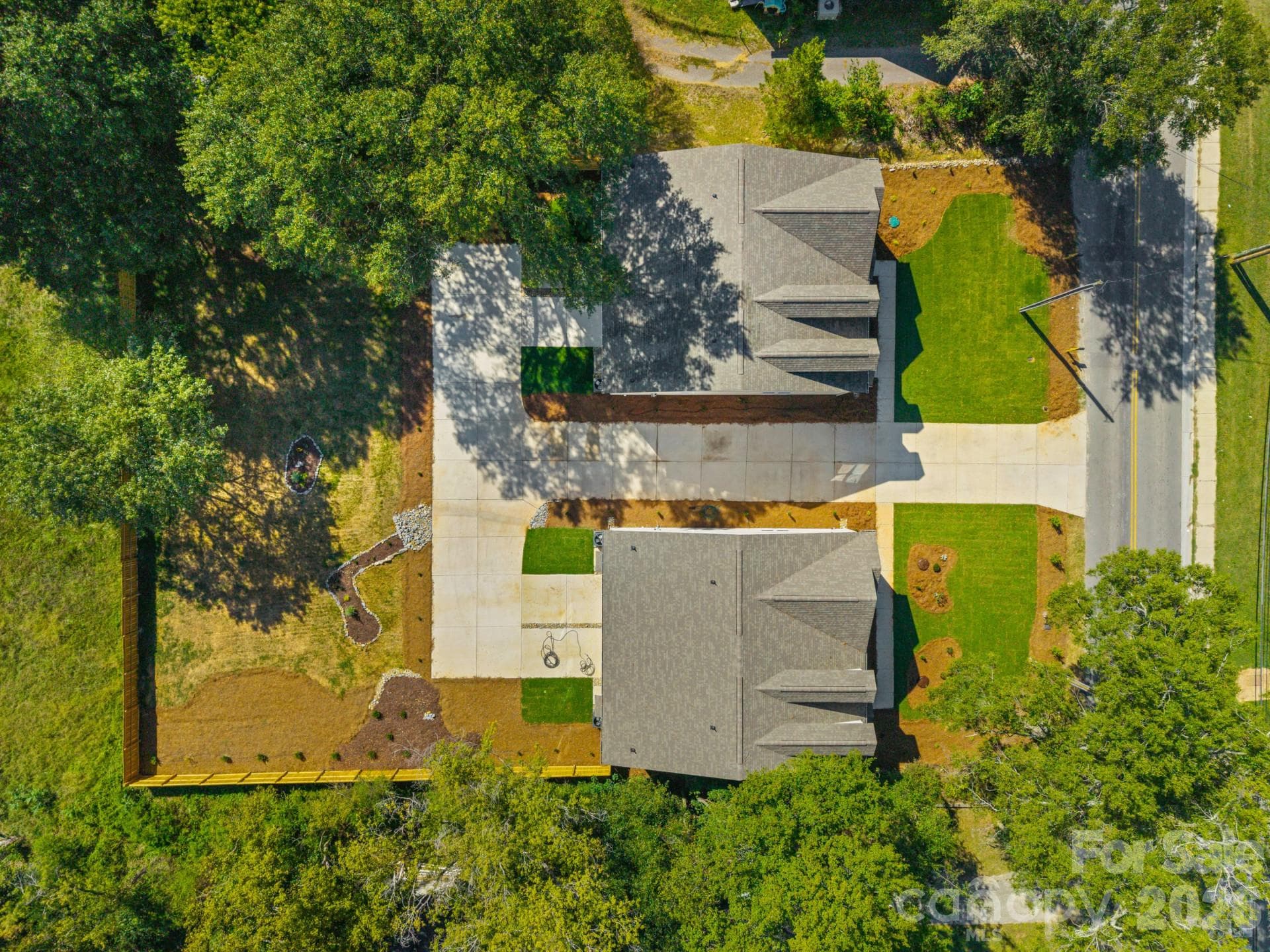 Townhouse at 634 N Modena Street, Gastonia, photo 2 of 30