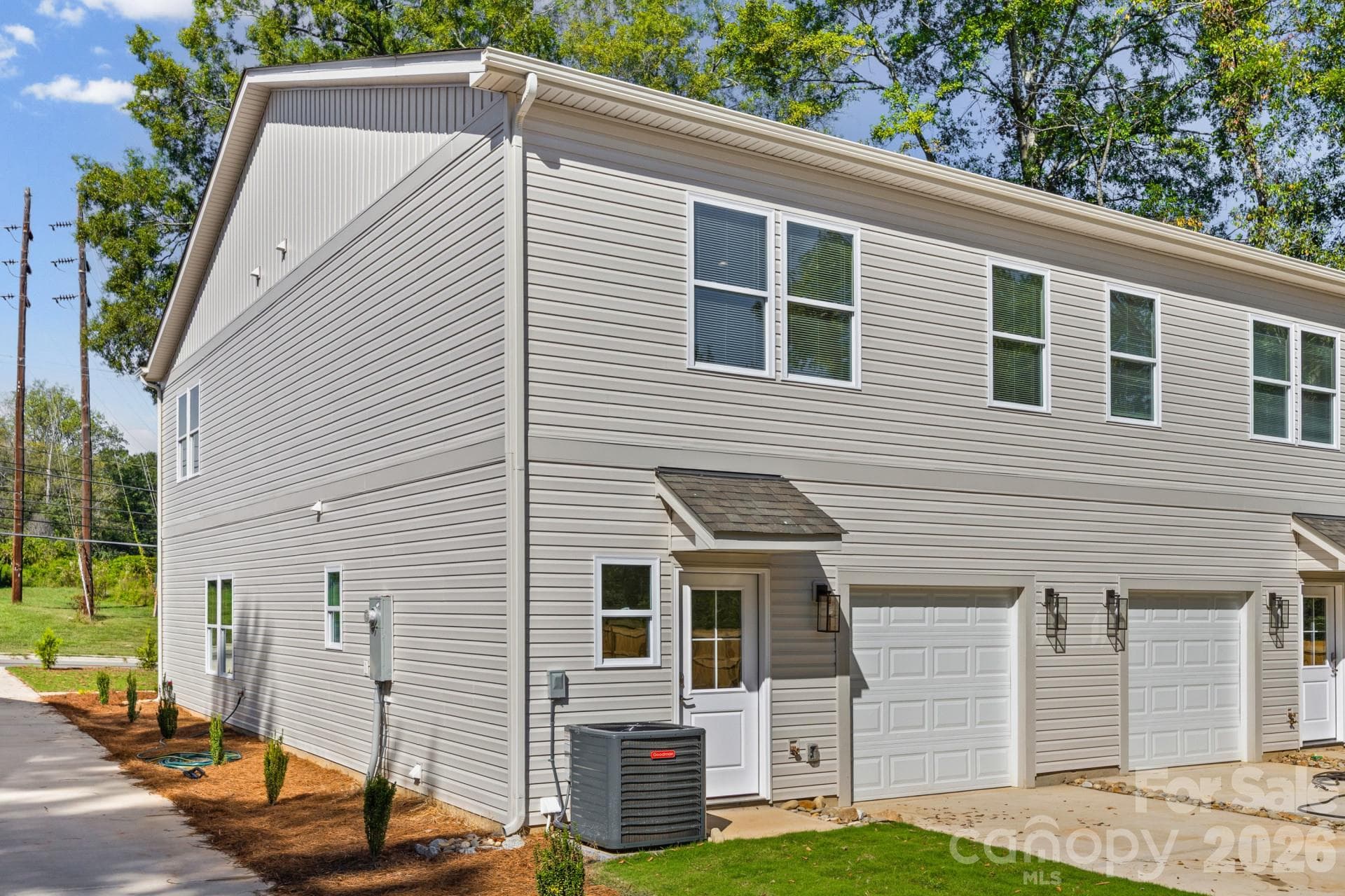 Townhouse at 634 N Modena Street, Gastonia, photo 5 of 30