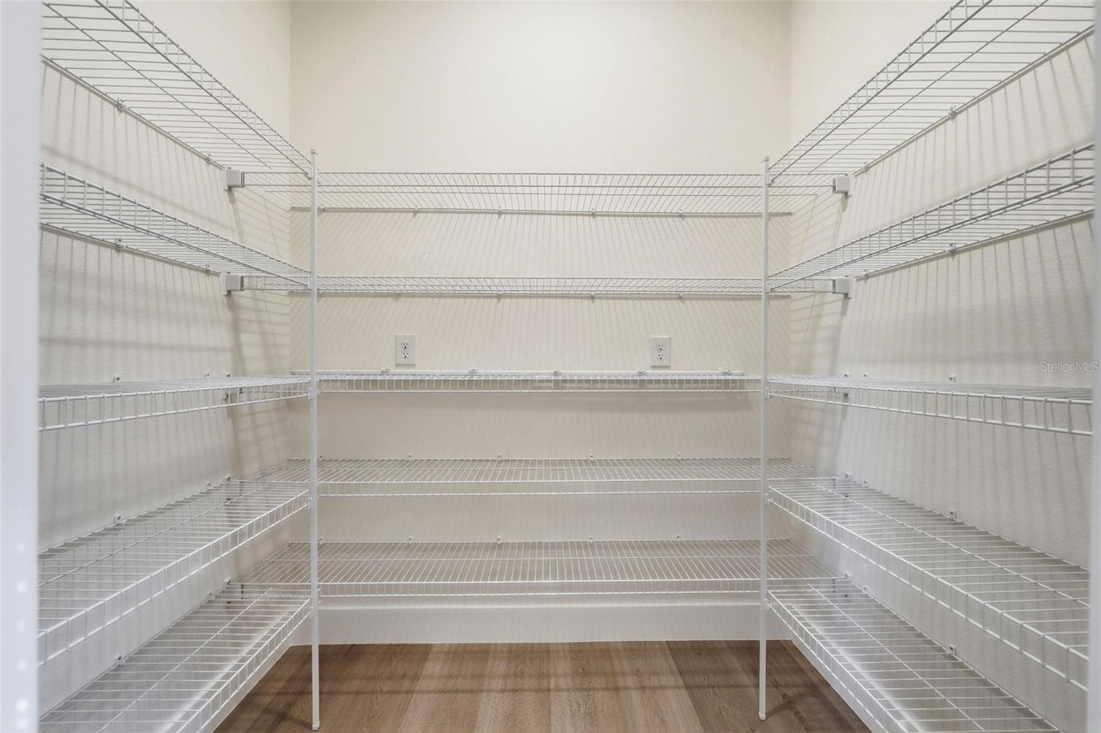 Walk-in pantry - 5839 SW 86TH ST, OCALA